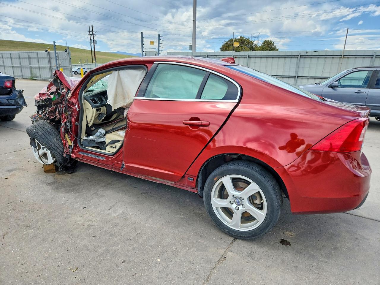 2013 Volvo S60 T5 Red vin: YV1612FH3D2185942