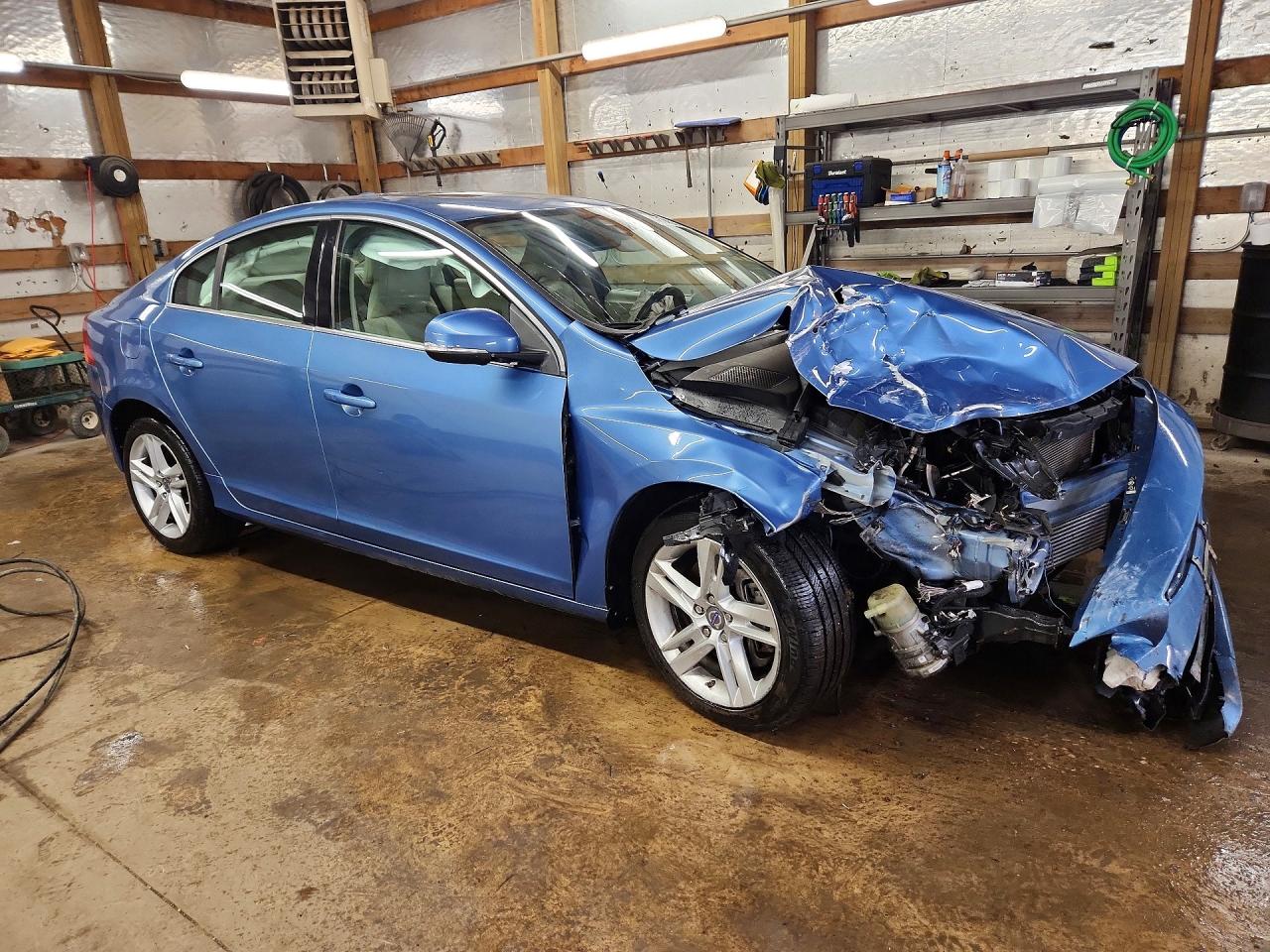 2014 Volvo S60 T5 Blue vin: YV1612FH3E1284333
