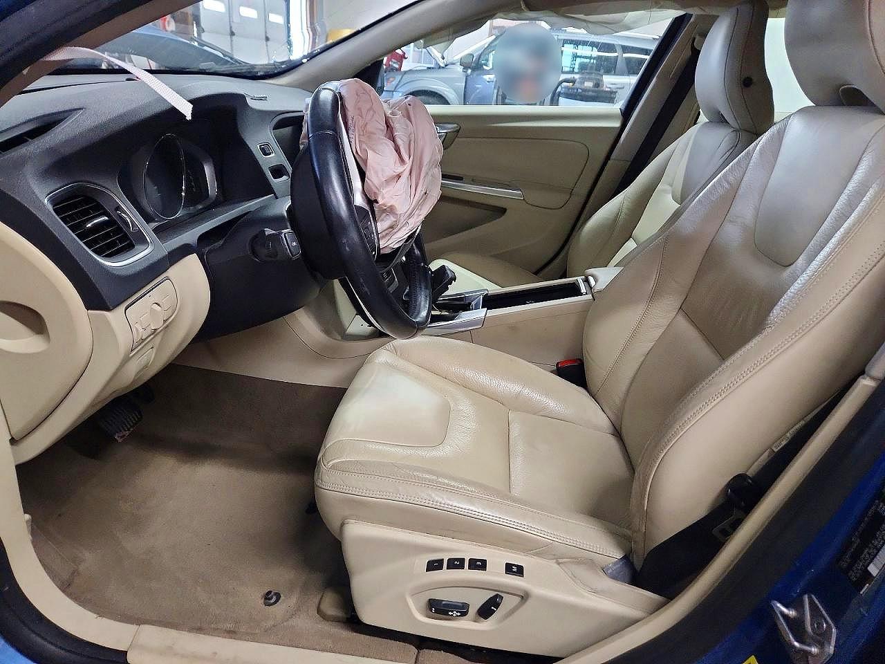 2014 Volvo S60 T5 Blue vin: YV1612FH3E1284333