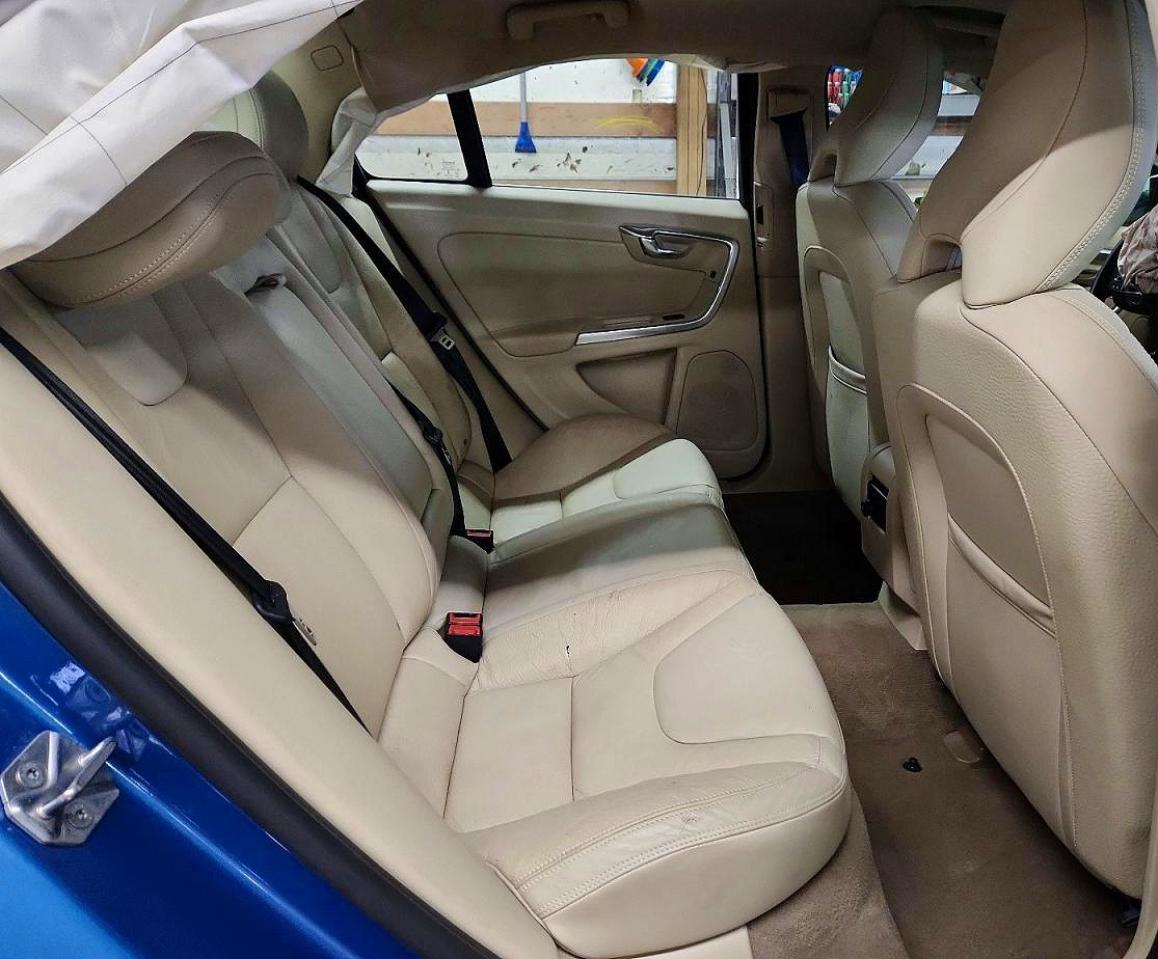 2014 Volvo S60 T5 Blue vin: YV1612FH3E1284333