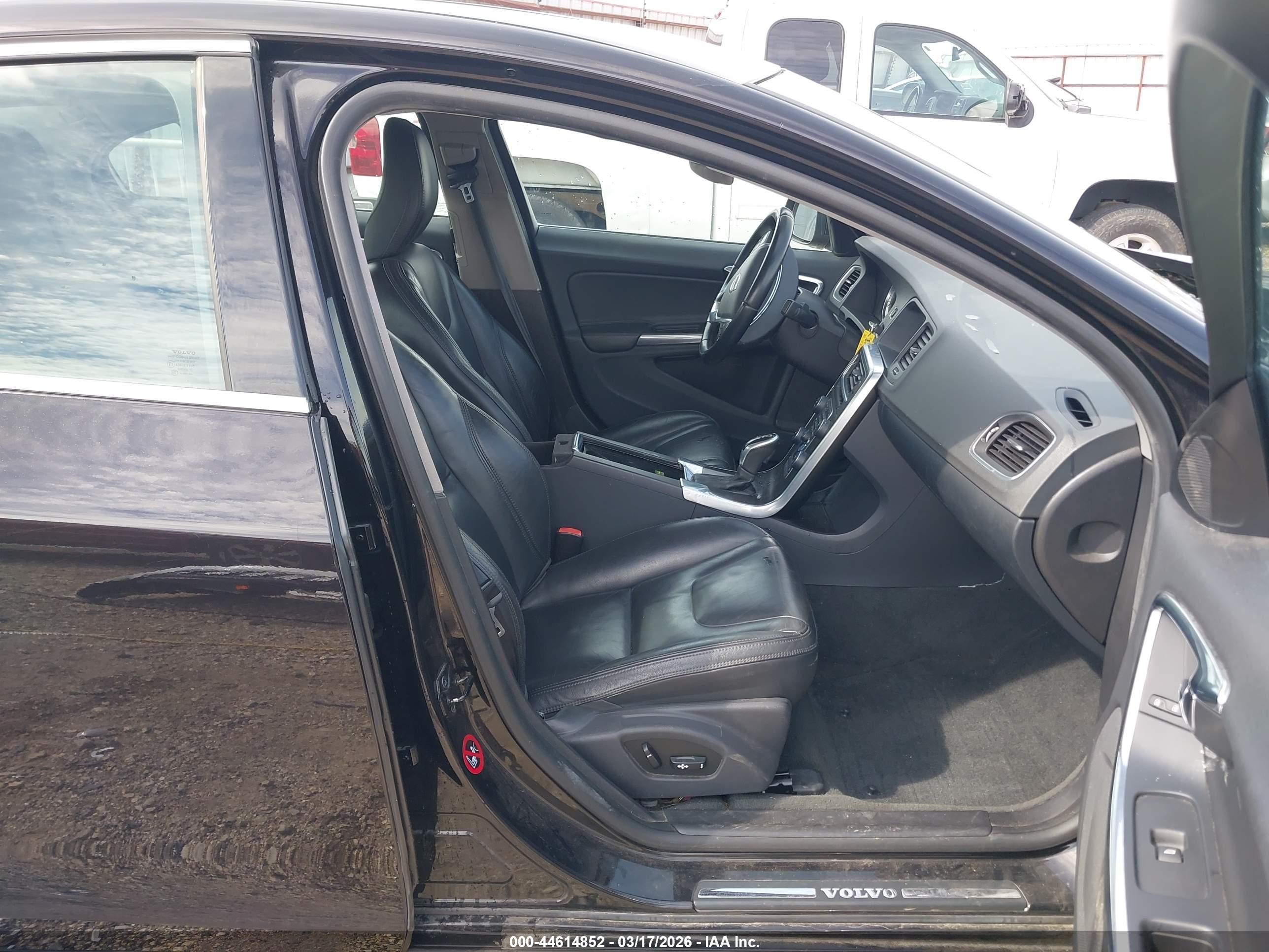 2013 Volvo S60 T5/t5 Platinum/t5 Premier/t5 Premier Plus Black vin: YV1612FH4D2175159