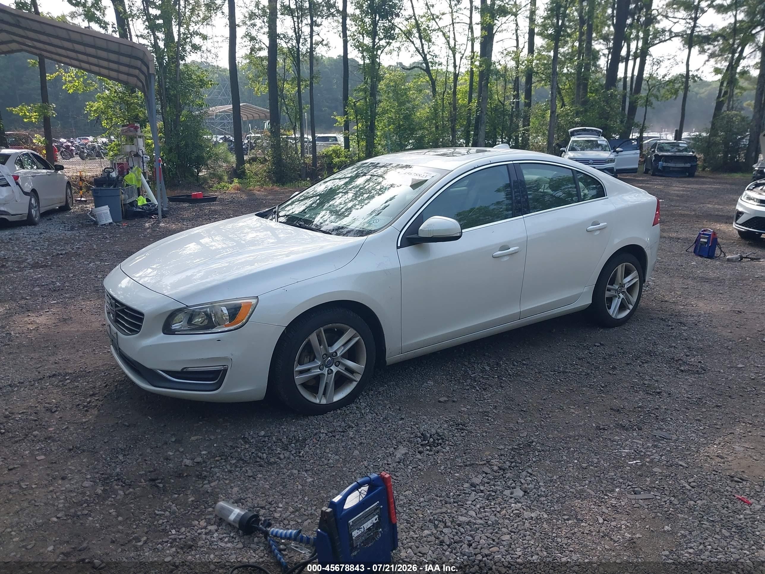 2014 Volvo S60 T5 White vin: YV1612FH4E2293178