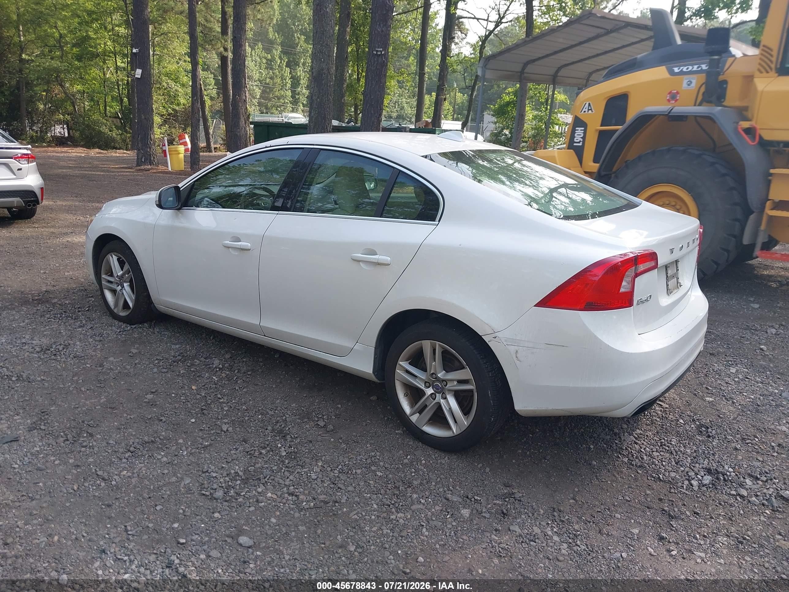 2014 Volvo S60 T5 White vin: YV1612FH4E2293178