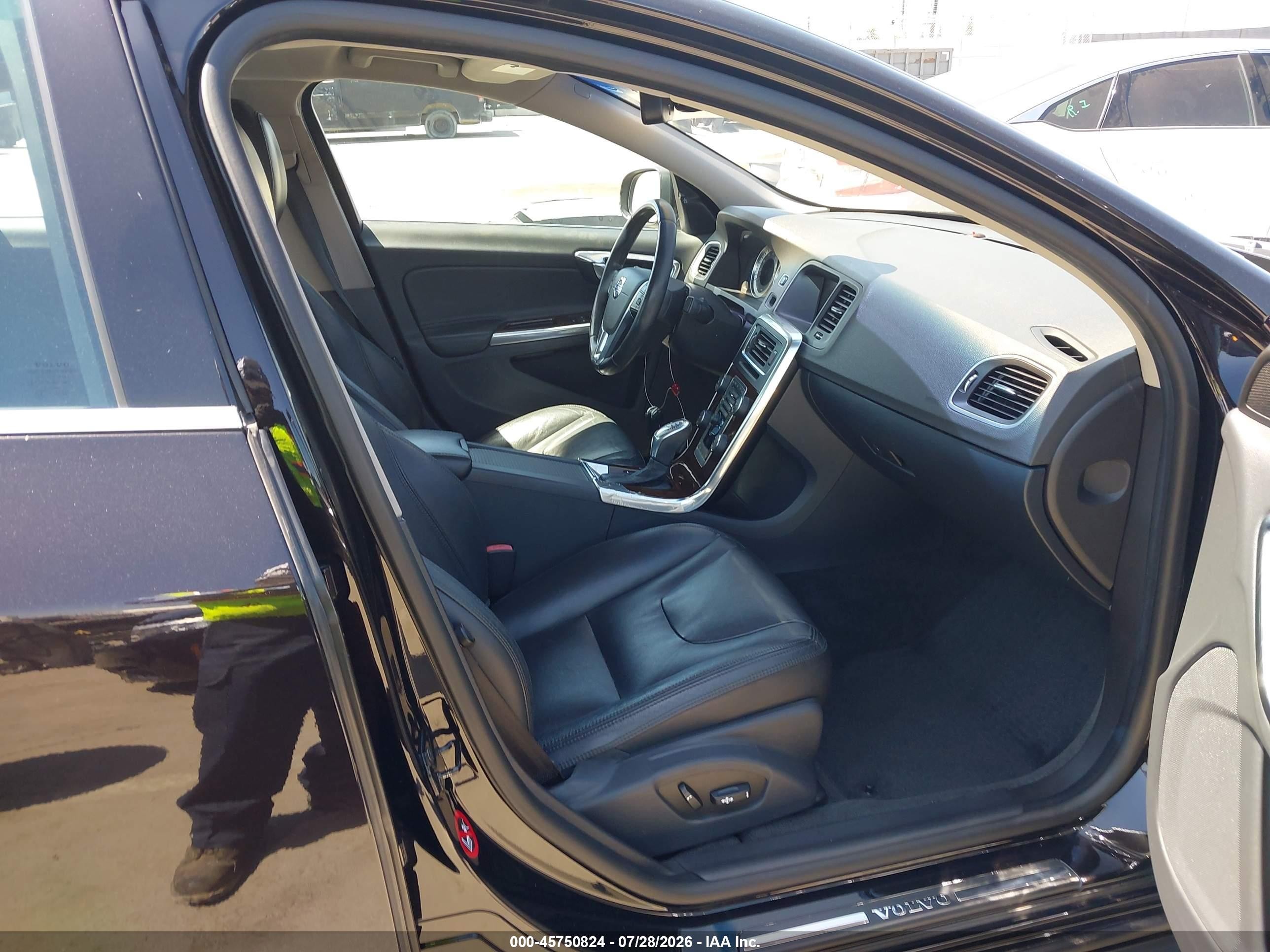 2013 Volvo S60 T5/t5 Platinum/t5 Premier/t5 Premier Plus Черный vin: YV1612FH5D2170536