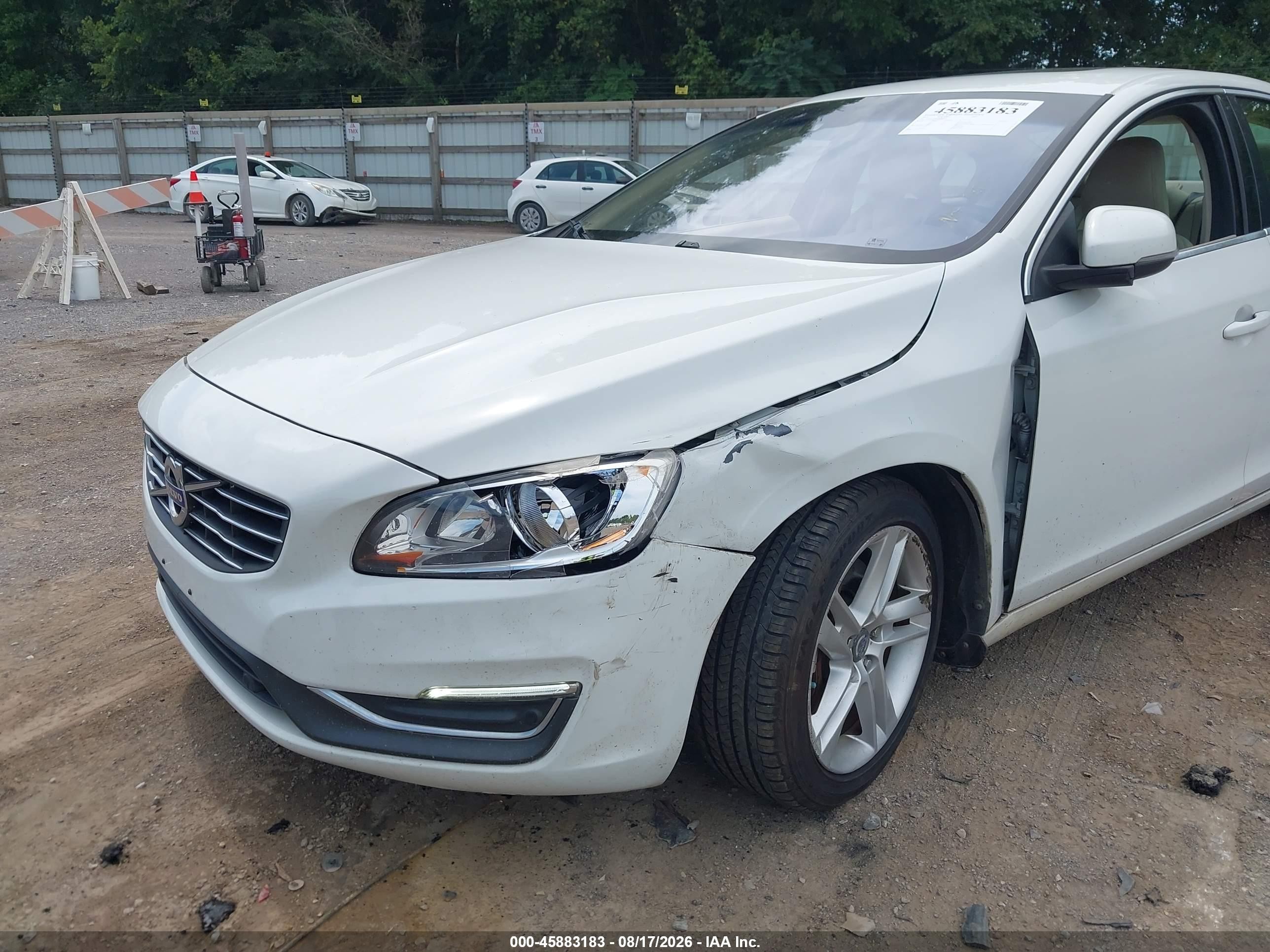 2014 Volvo S60 T5 White vin: YV1612FH5E2282612