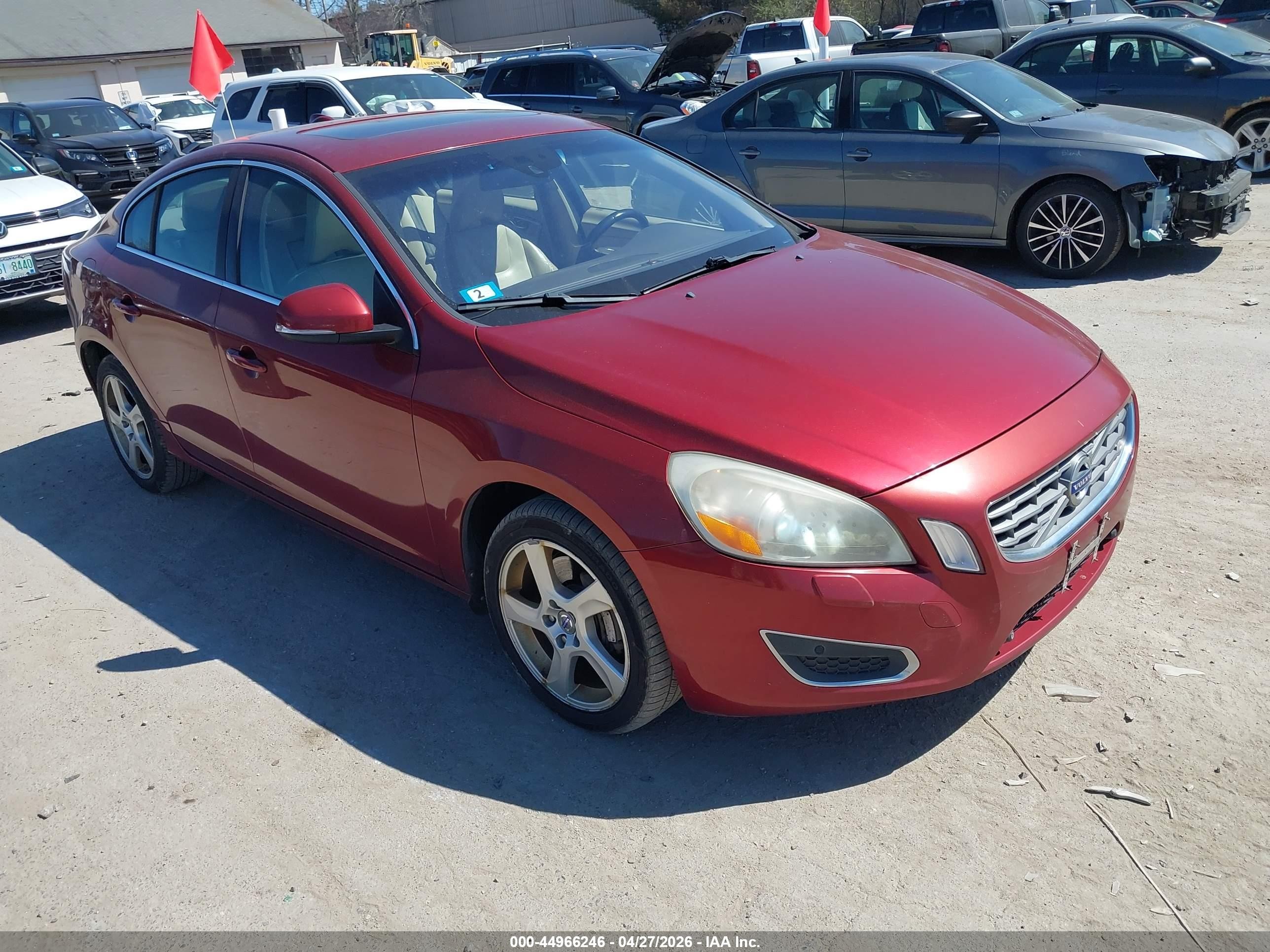 2013 Volvo S60 T5 Platinum Красный vin: YV1612FH6D2187118