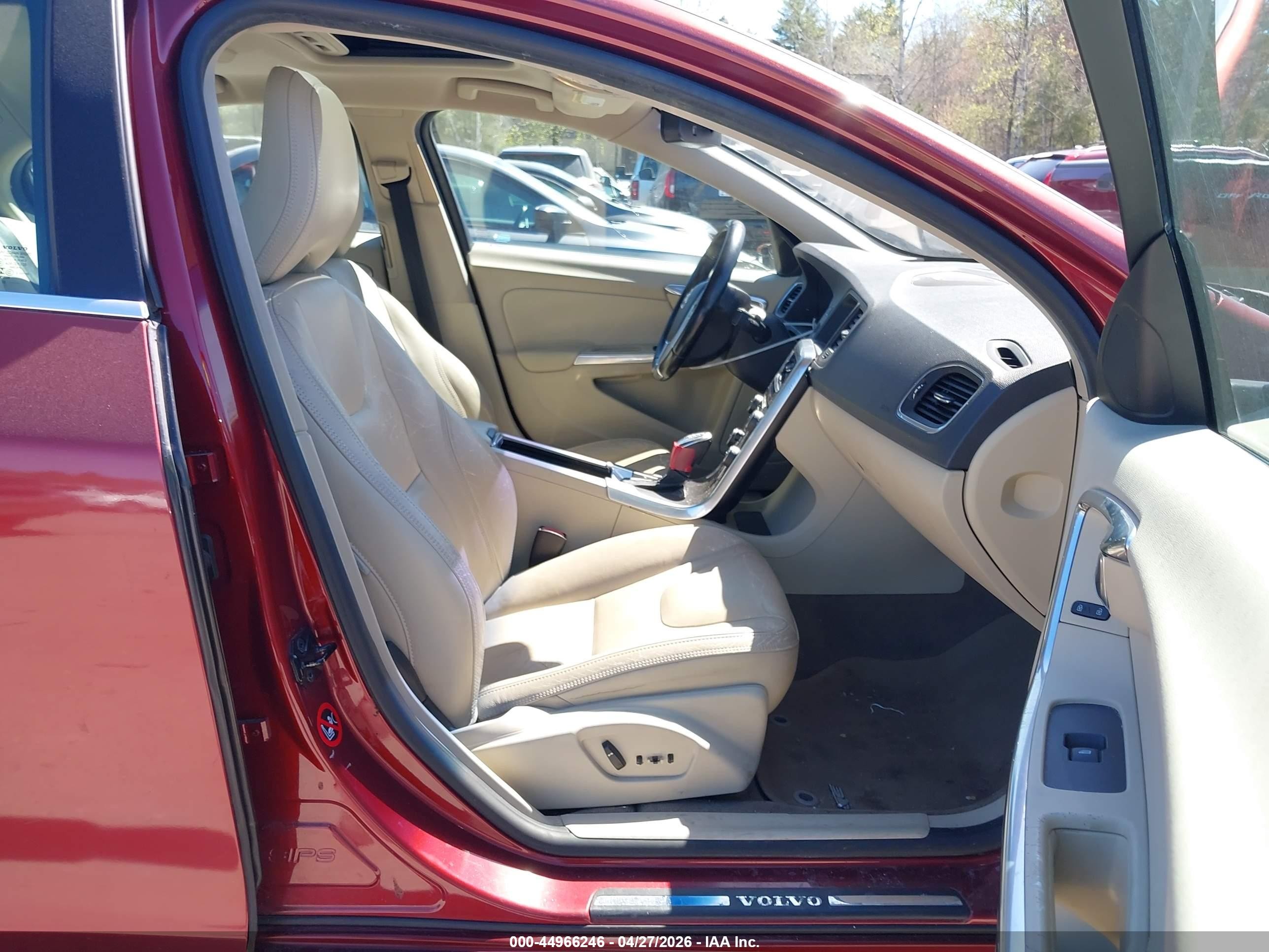 2013 Volvo S60 T5 Platinum Красный vin: YV1612FH6D2187118