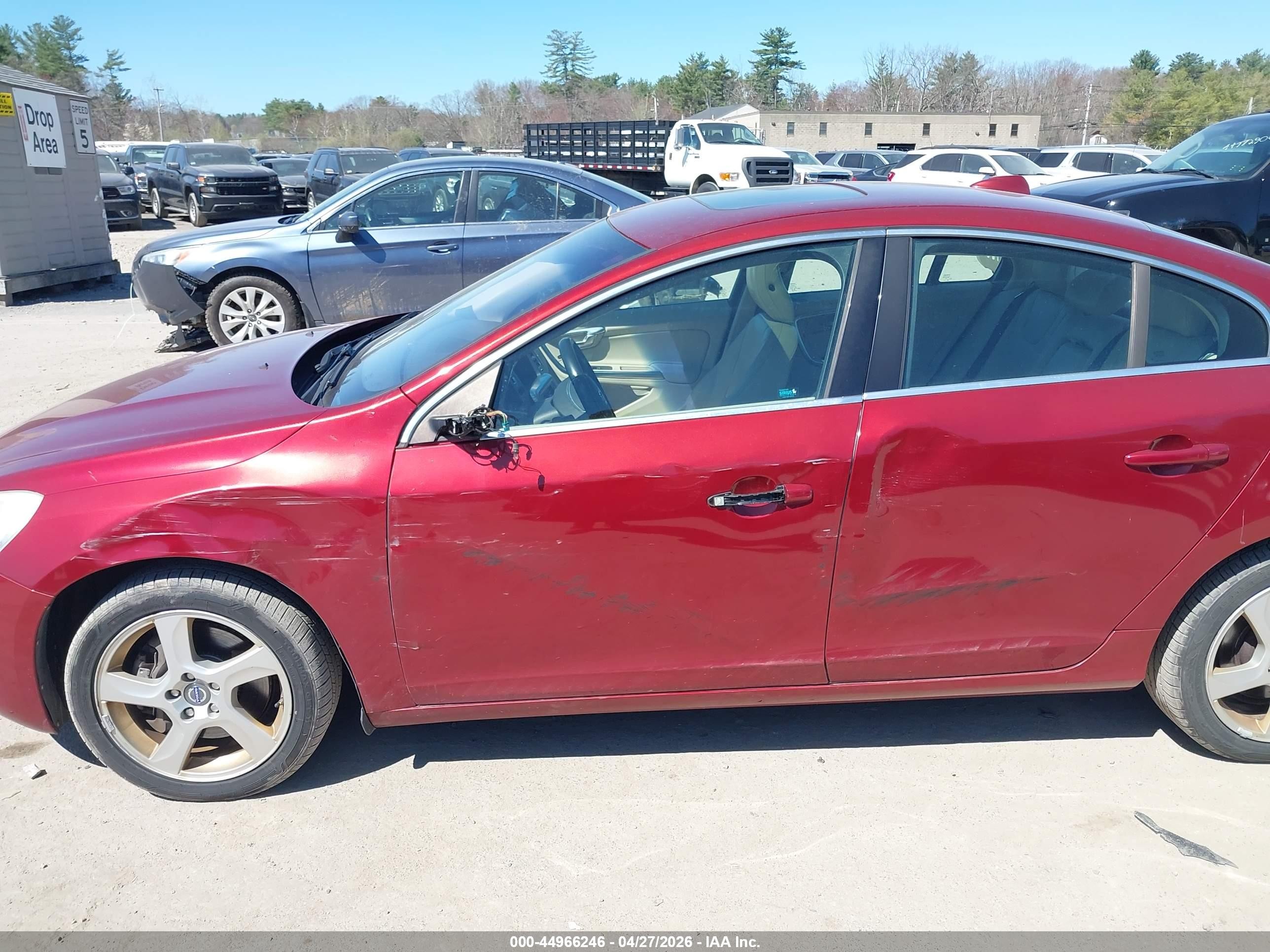 2013 Volvo S60 T5 Platinum Красный vin: YV1612FH6D2187118