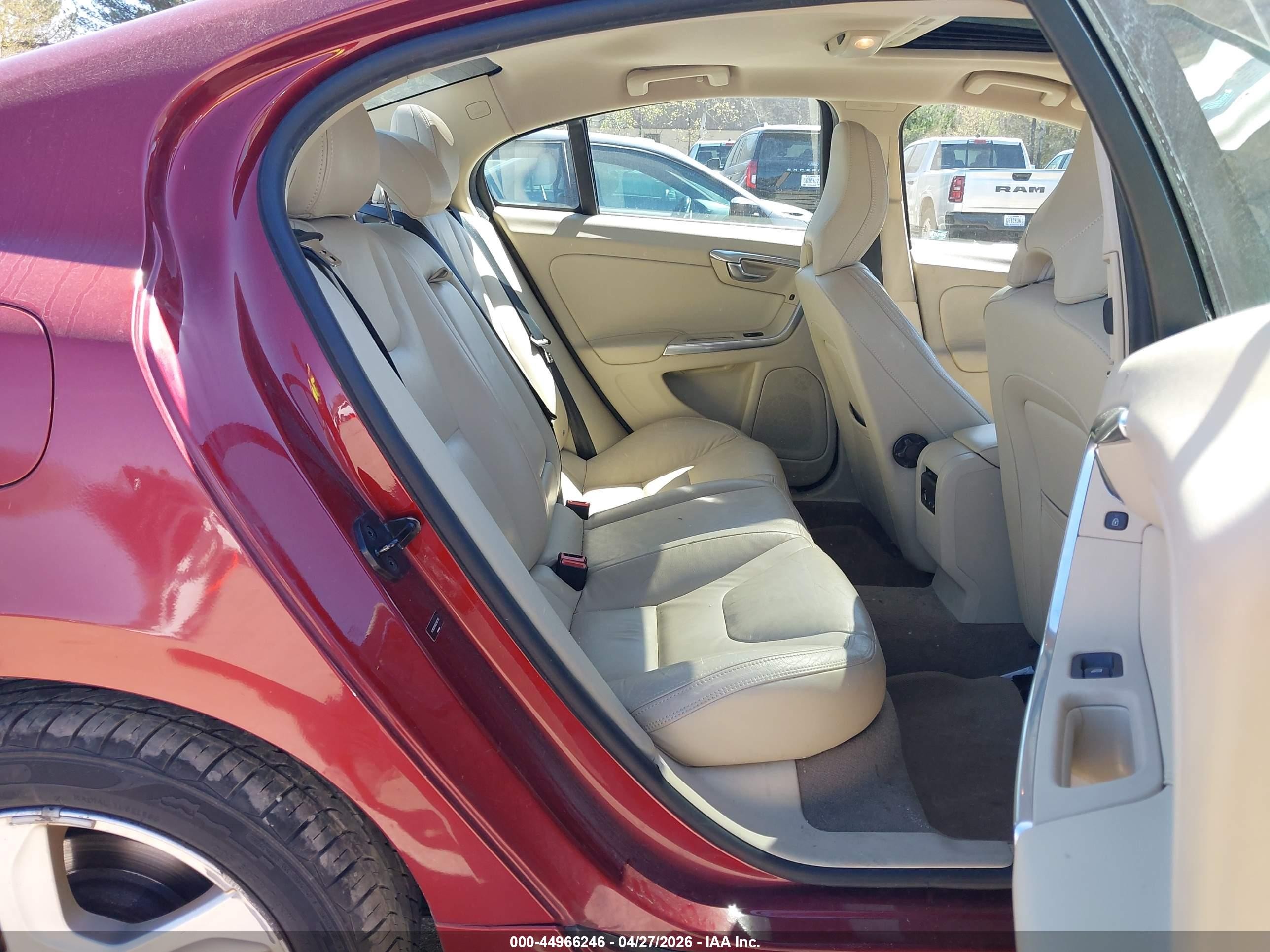 2013 Volvo S60 T5 Platinum Красный vin: YV1612FH6D2187118
