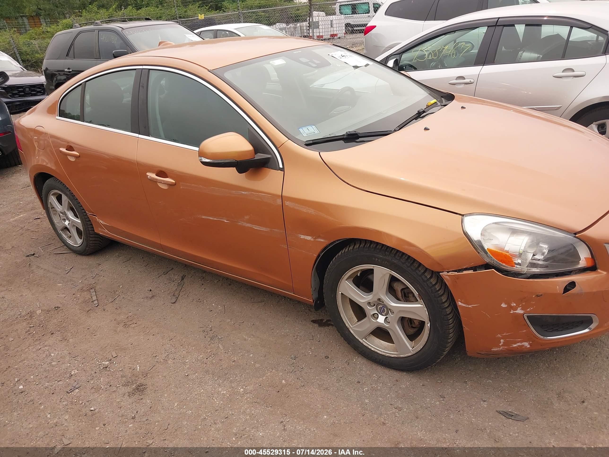 2013 Volvo S60 T5/t5 Platinum/t5 Premier/t5 Premier Plus Orange vin: YV1612FH6D2192593