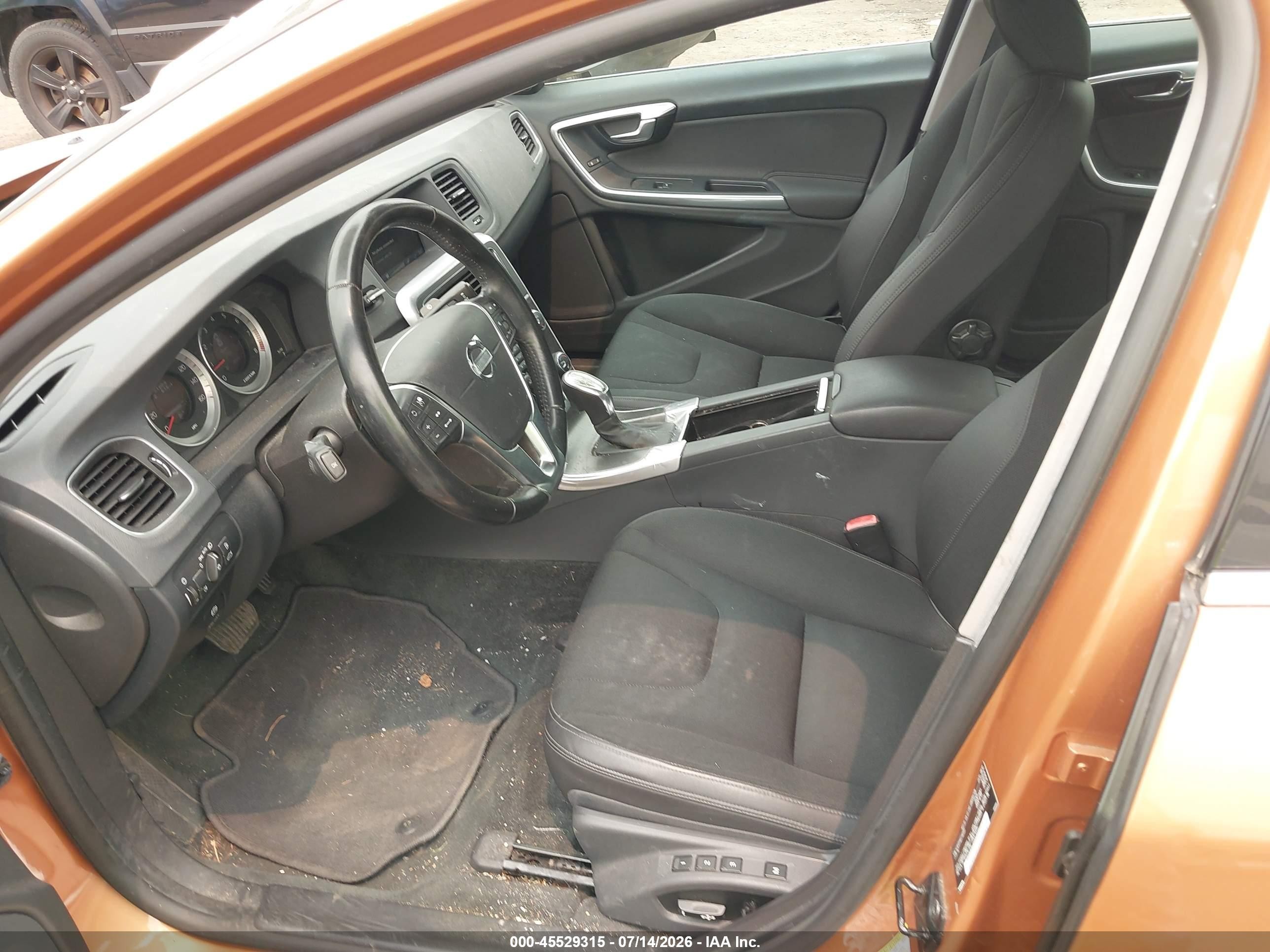 2013 Volvo S60 T5/t5 Platinum/t5 Premier/t5 Premier Plus Orange vin: YV1612FH6D2192593