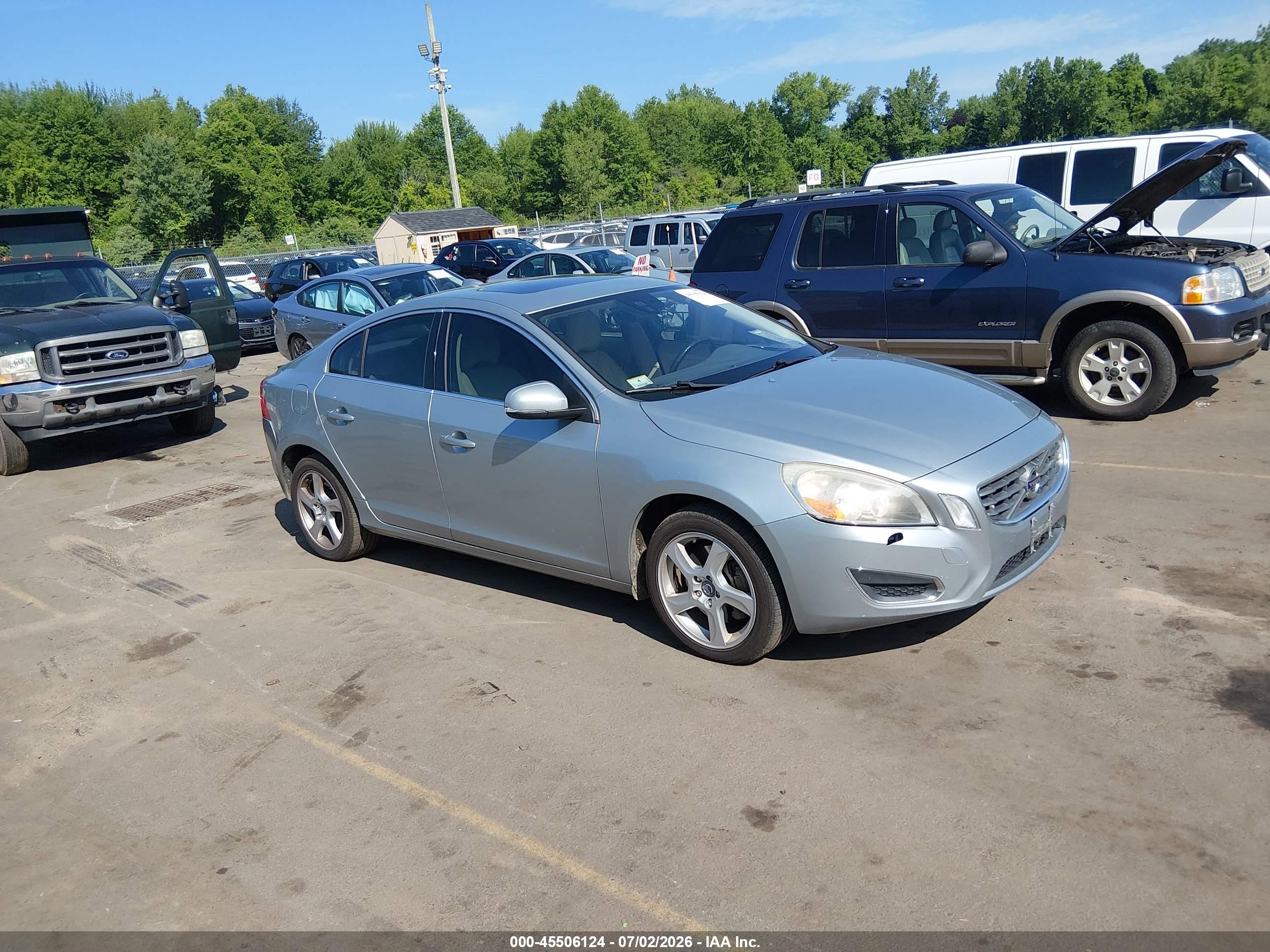2013 Volvo S60 T5 Silver vin: YV1612FH7D1228474