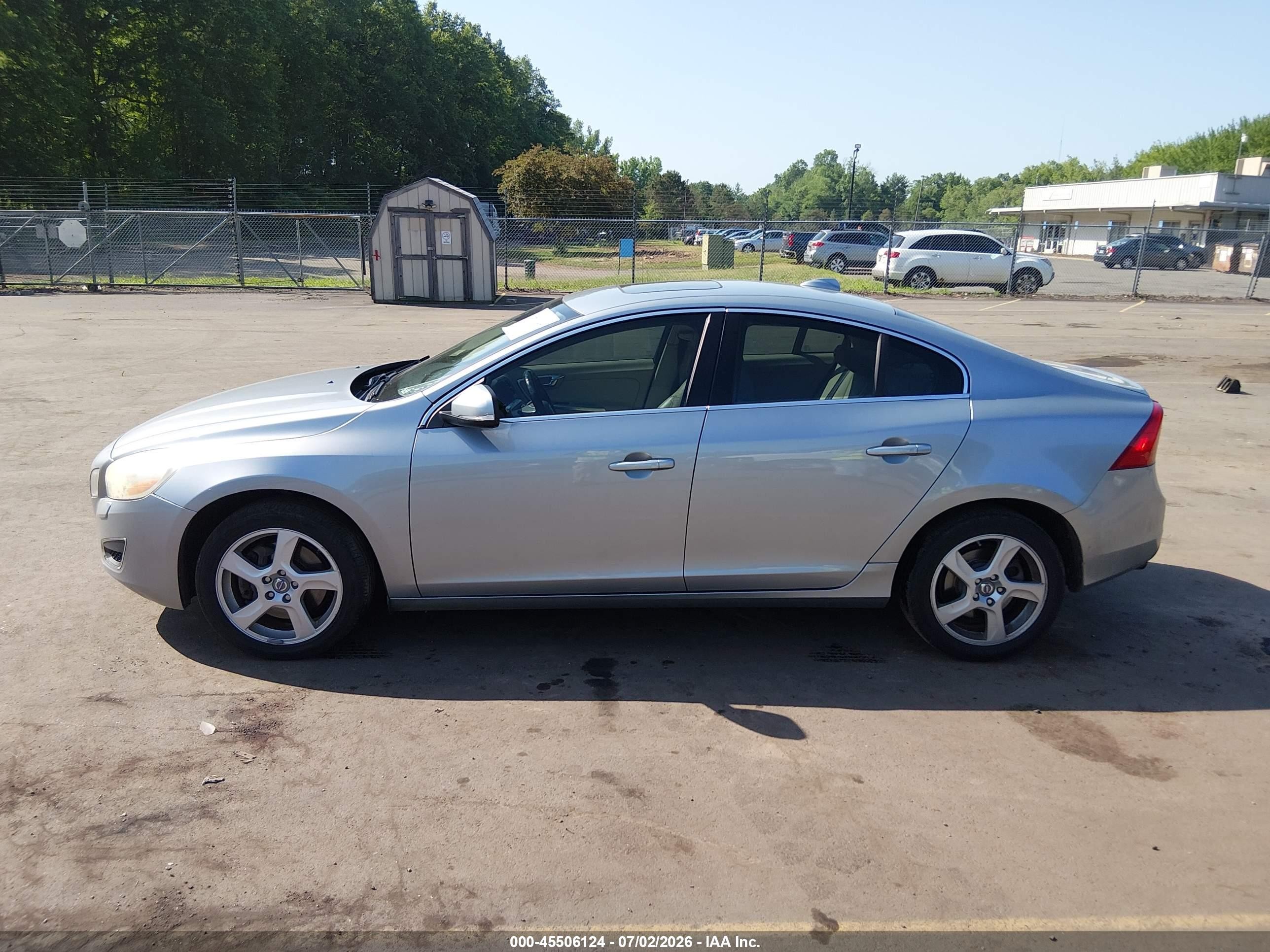 2013 Volvo S60 T5 Silver vin: YV1612FH7D1228474
