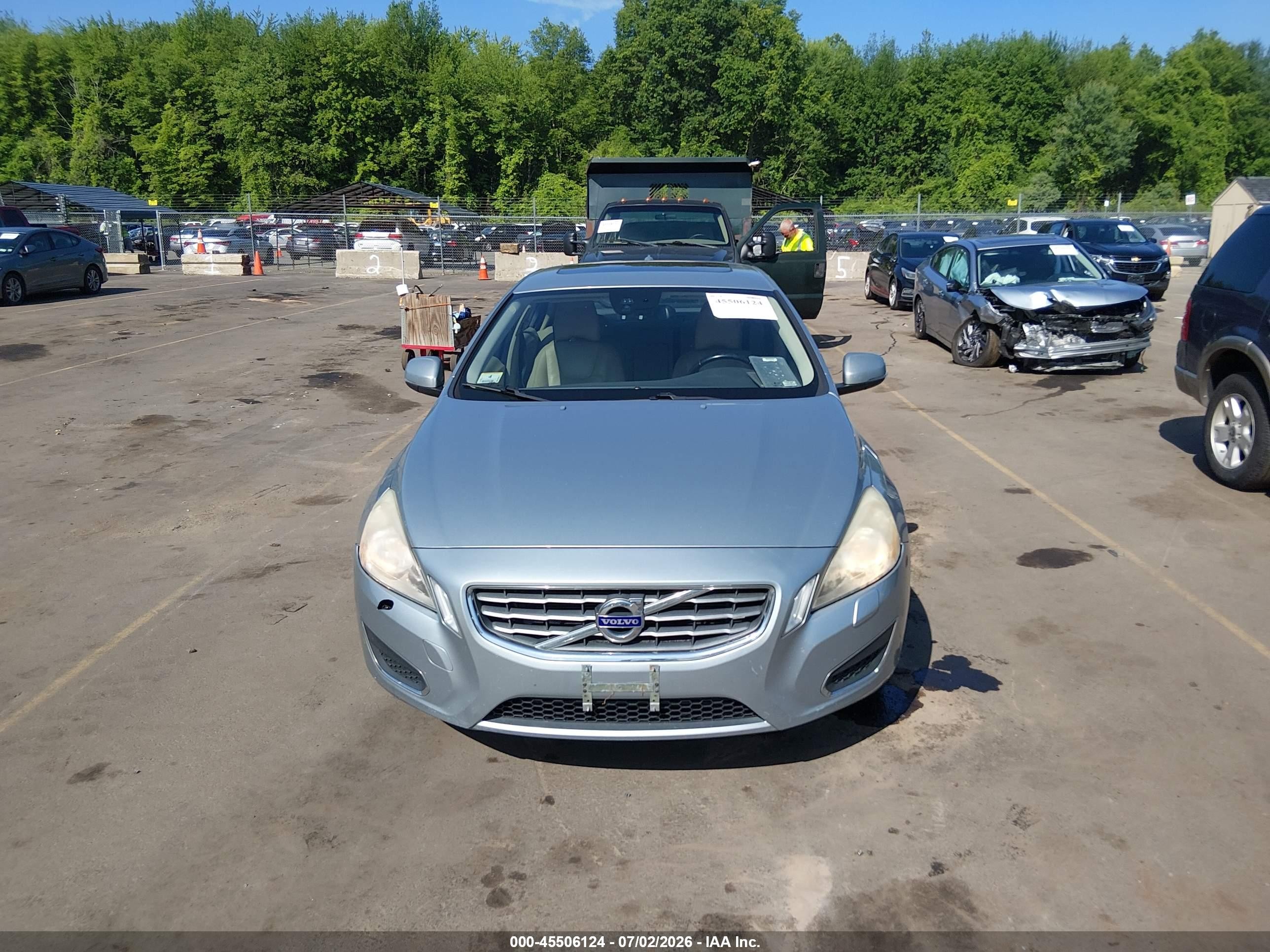 2013 Volvo S60 T5 Silver vin: YV1612FH7D1228474