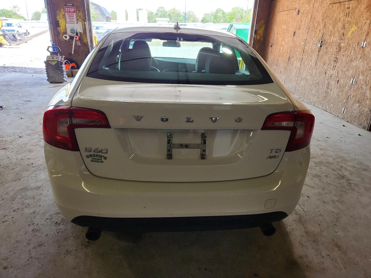2013 Volvo S60 T5 White vin: YV1612FH7D2198984
