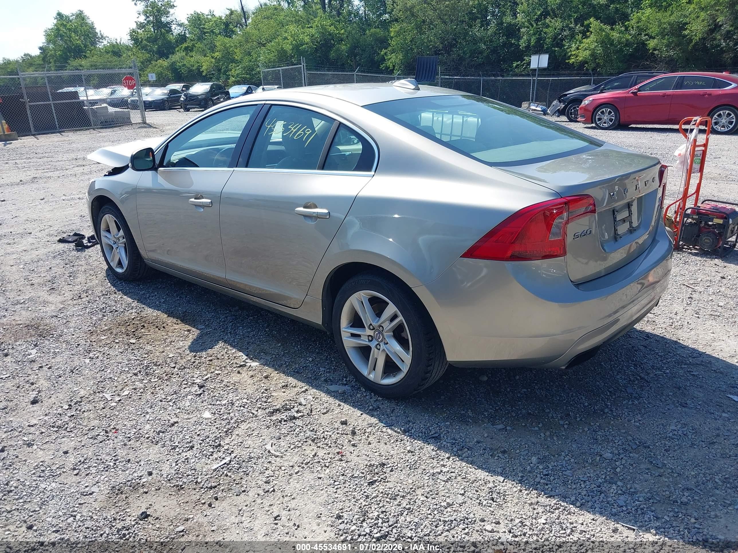 2014 Volvo S60 T5 Champagne vin: YV1612FH7E2273832