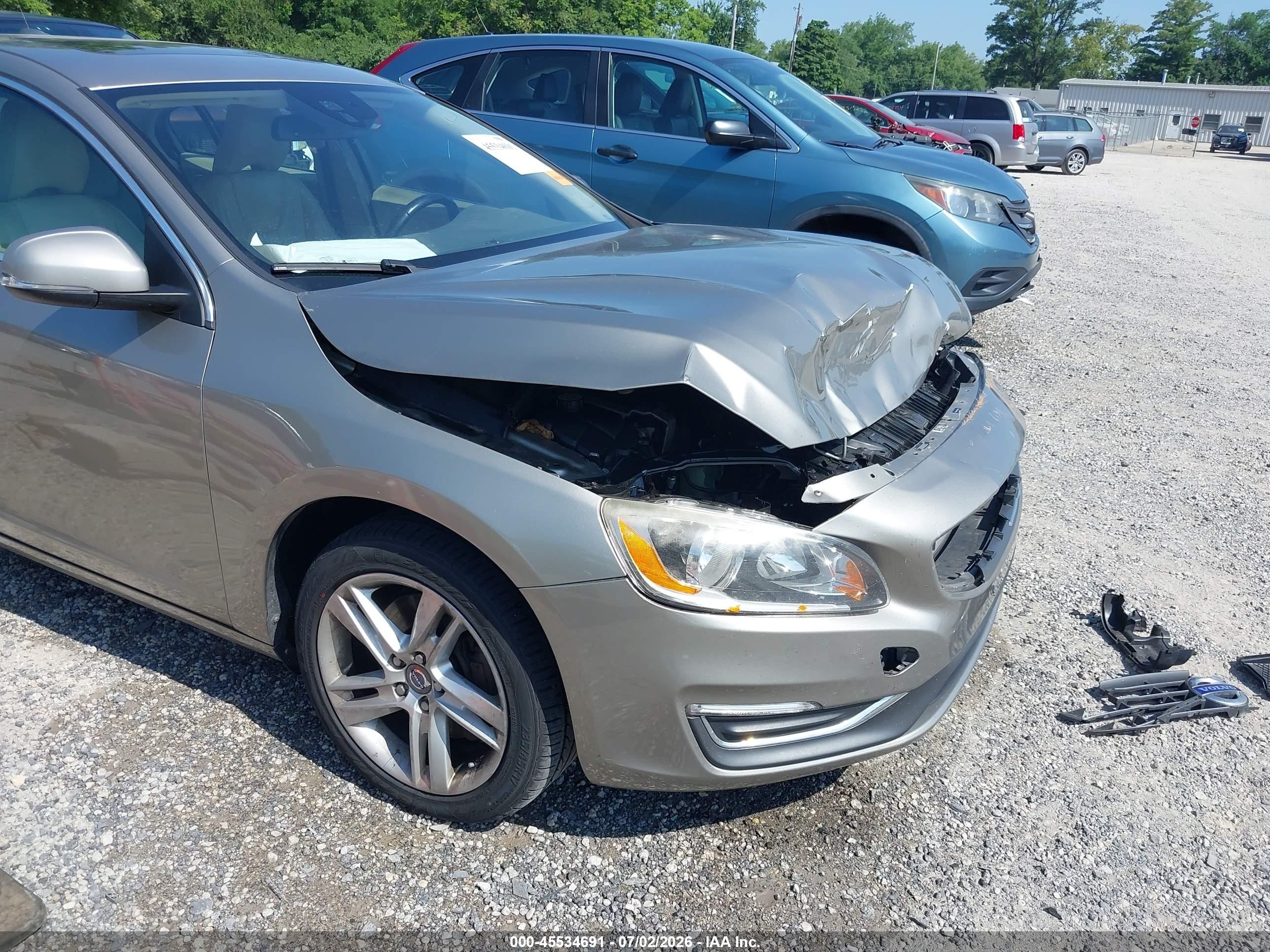 2014 Volvo S60 T5 Champagne vin: YV1612FH7E2273832