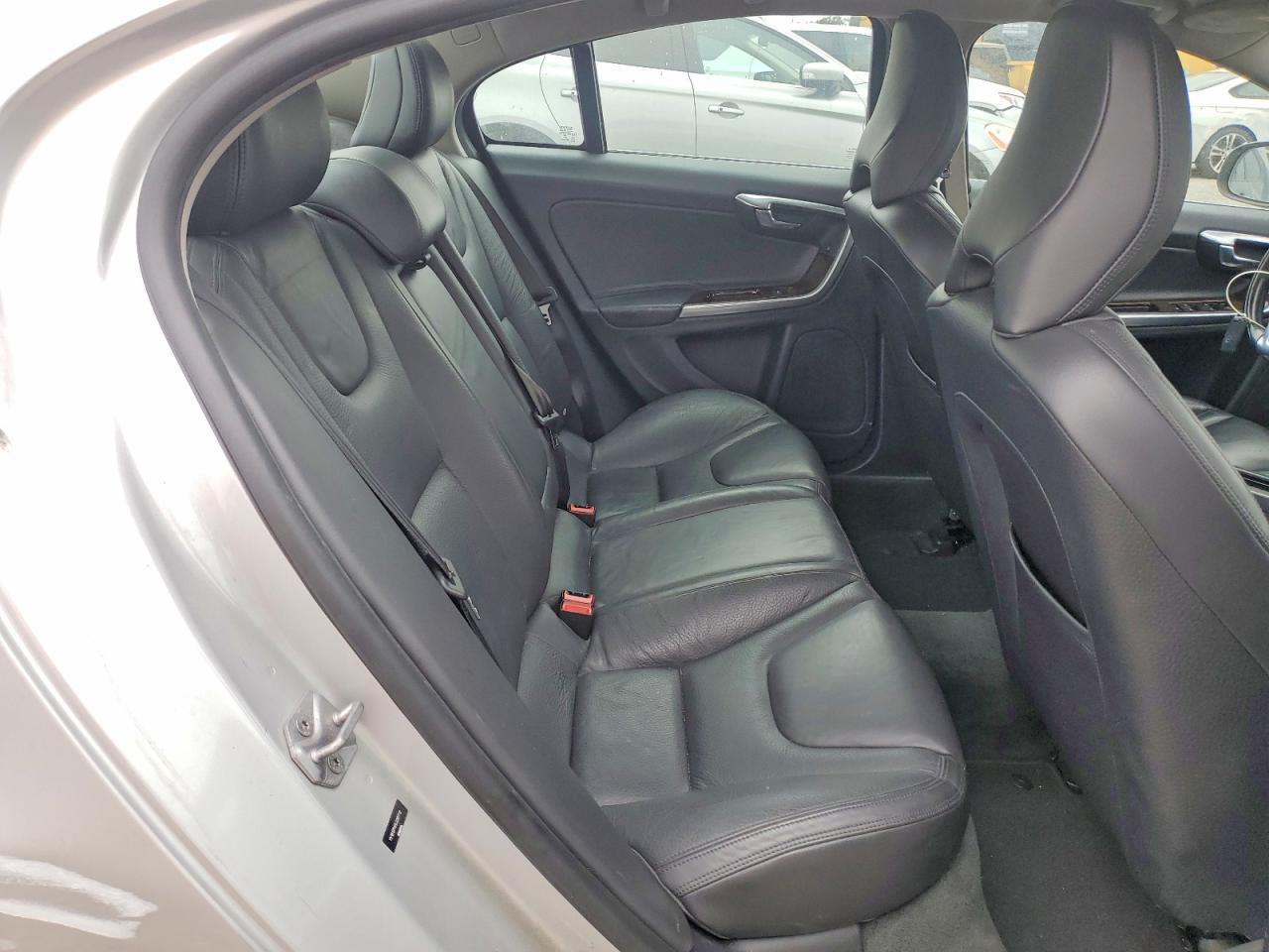 2014 Volvo S60 T5 Silver vin: YV1612FH7E2297712