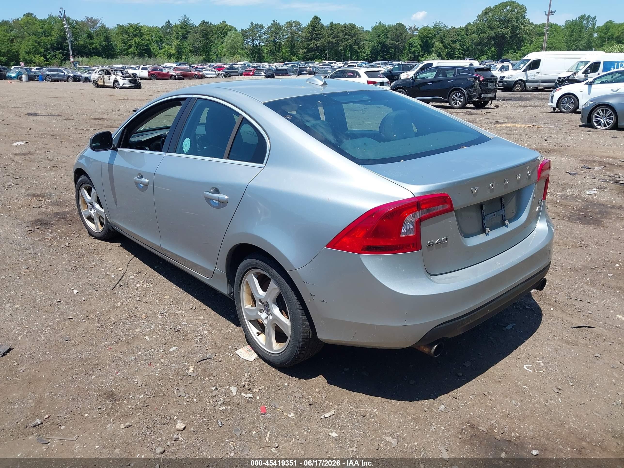 2013 Volvo S60 T5/t5 Platinum/t5 Premier/t5 Premier Plus Gray vin: YV1612FH8D2176475