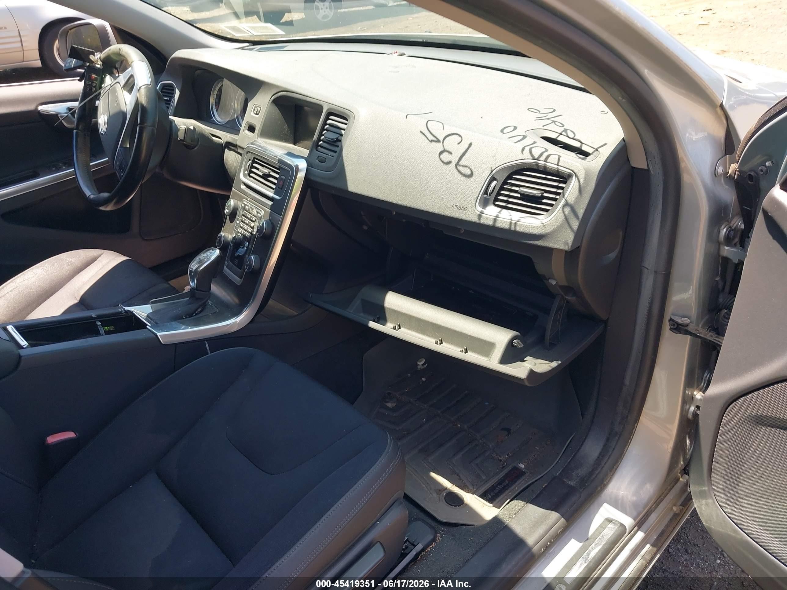 2013 Volvo S60 T5/t5 Platinum/t5 Premier/t5 Premier Plus Gray vin: YV1612FH8D2176475
