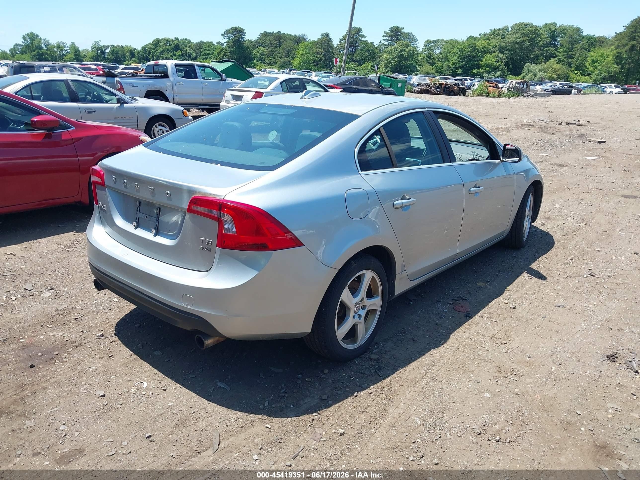 2013 Volvo S60 T5/t5 Platinum/t5 Premier/t5 Premier Plus Gray vin: YV1612FH8D2176475