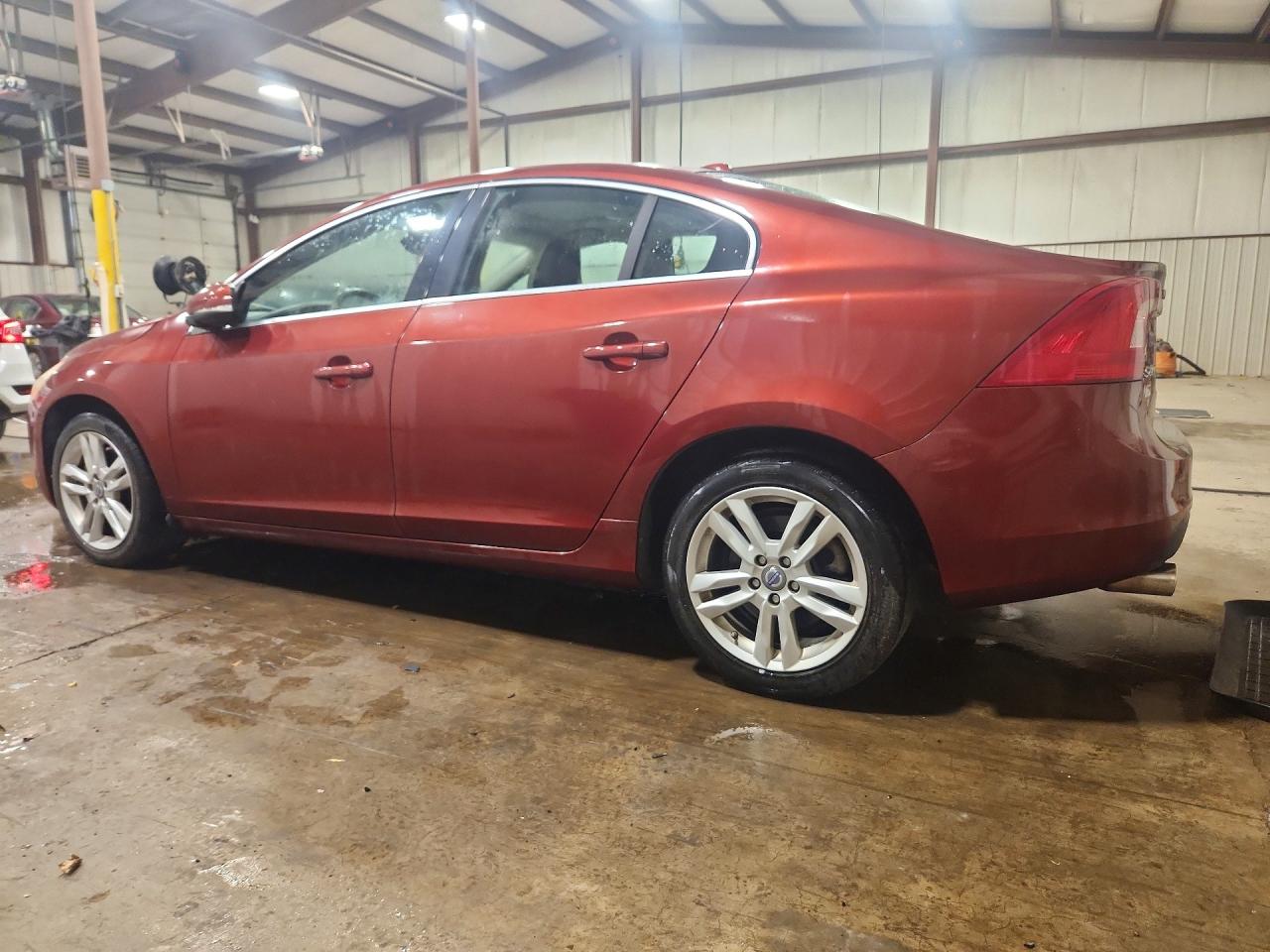 2013 Volvo S60 T5 Burgundy vin: YV1612FH9D1219257