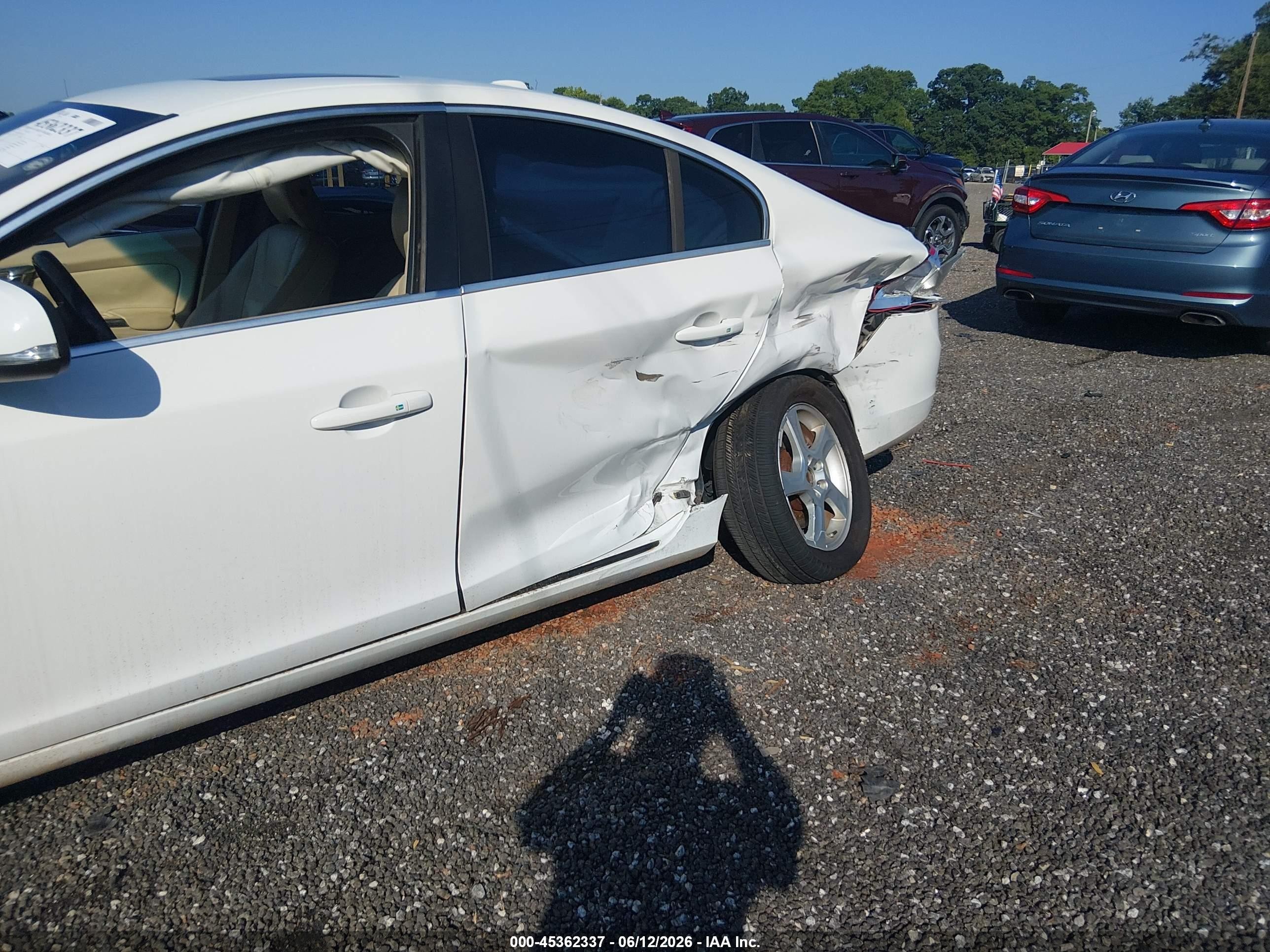 2013 Volvo S60 T5 White vin: YV1612FH9D2183175