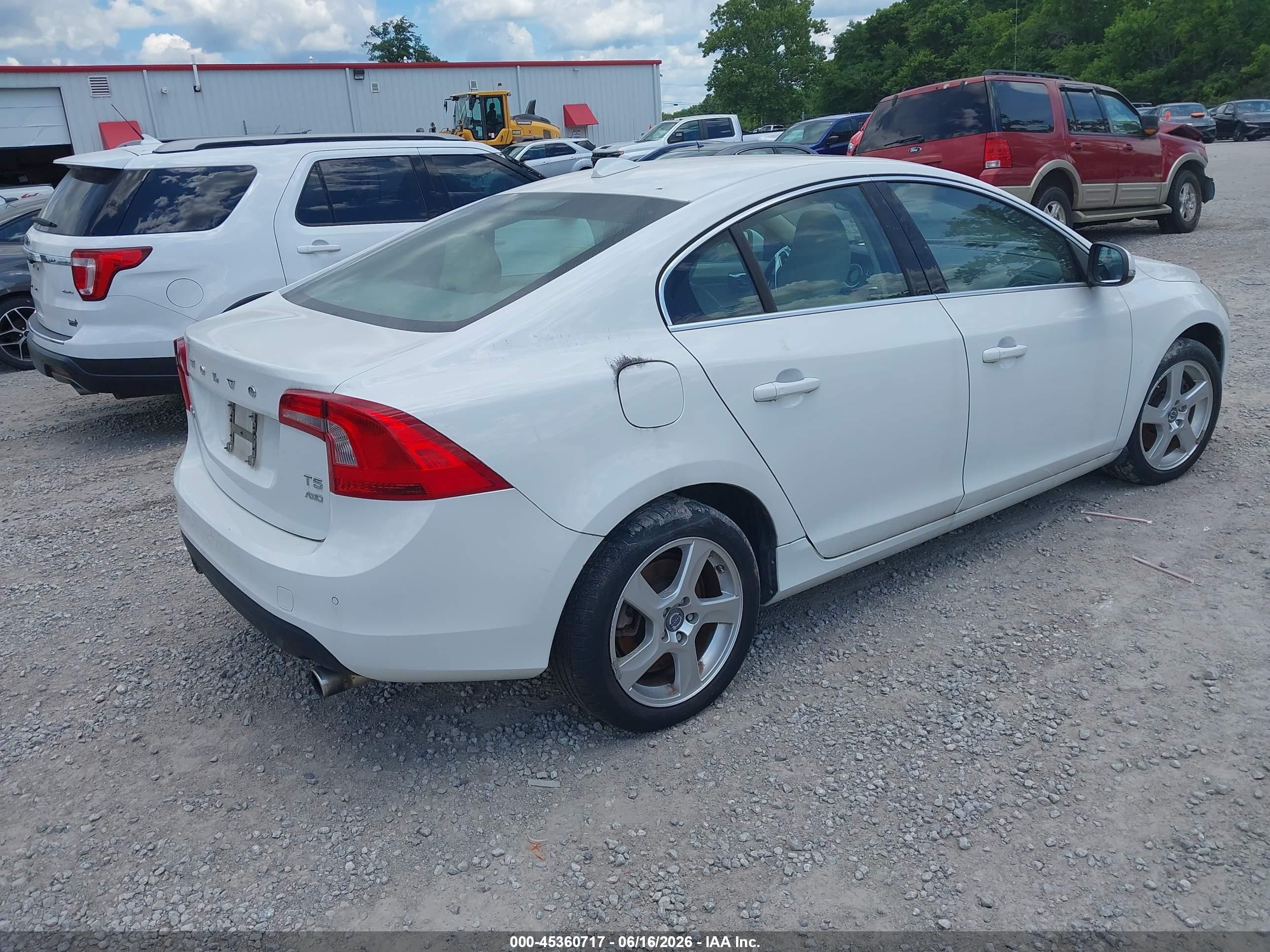 2013 Volvo S60 T5/t5 Platinum/t5 Premier/t5 Premier Plus White vin: YV1612FH9D2183404