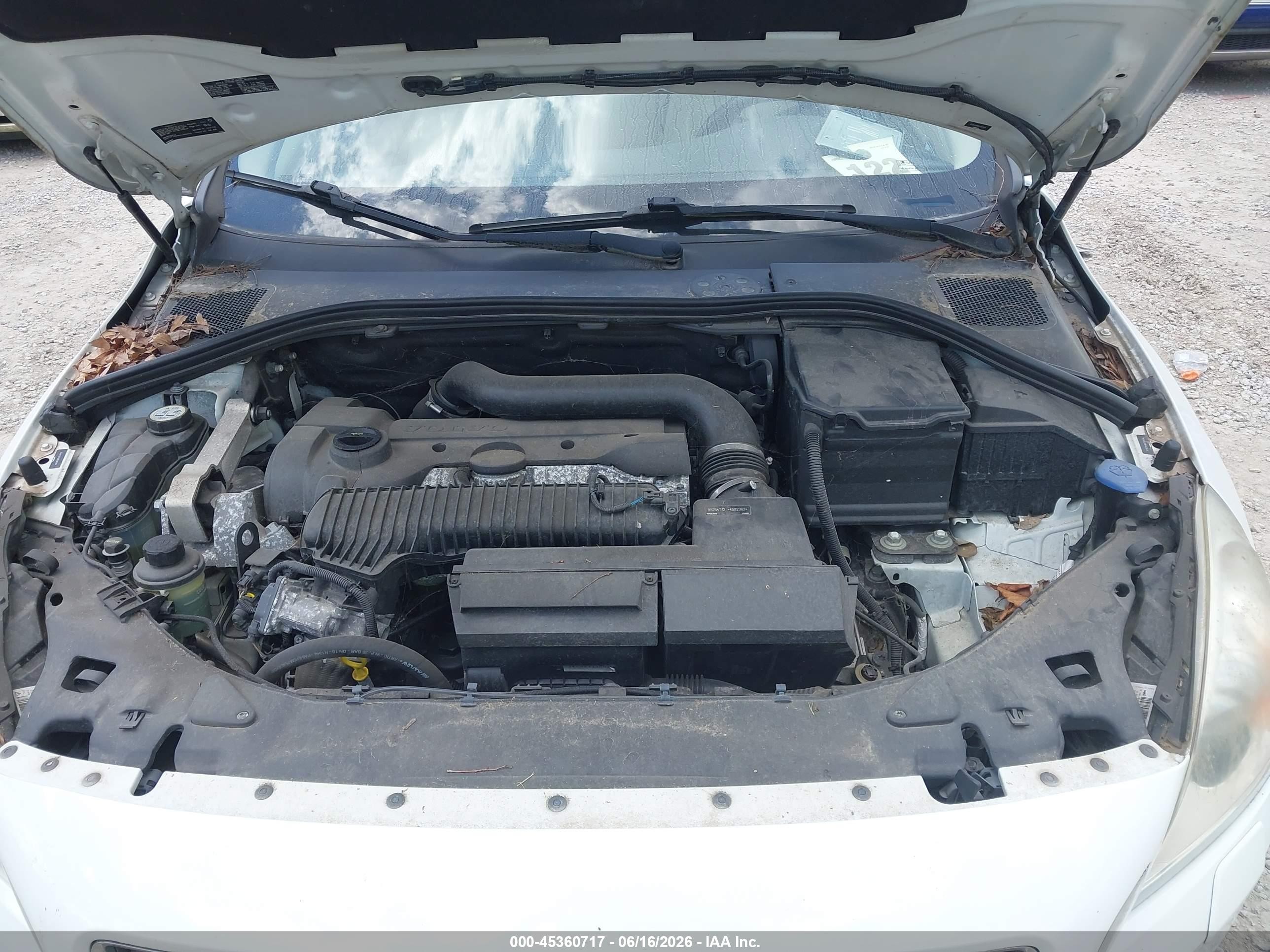 2013 Volvo S60 T5/t5 Platinum/t5 Premier/t5 Premier Plus White vin: YV1612FH9D2183404