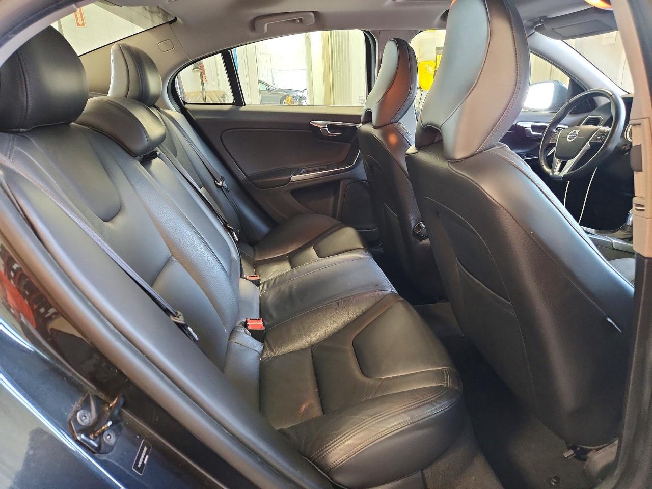 2013 Volvo S60 T5 Charcoal vin: YV1612FHXD1229957