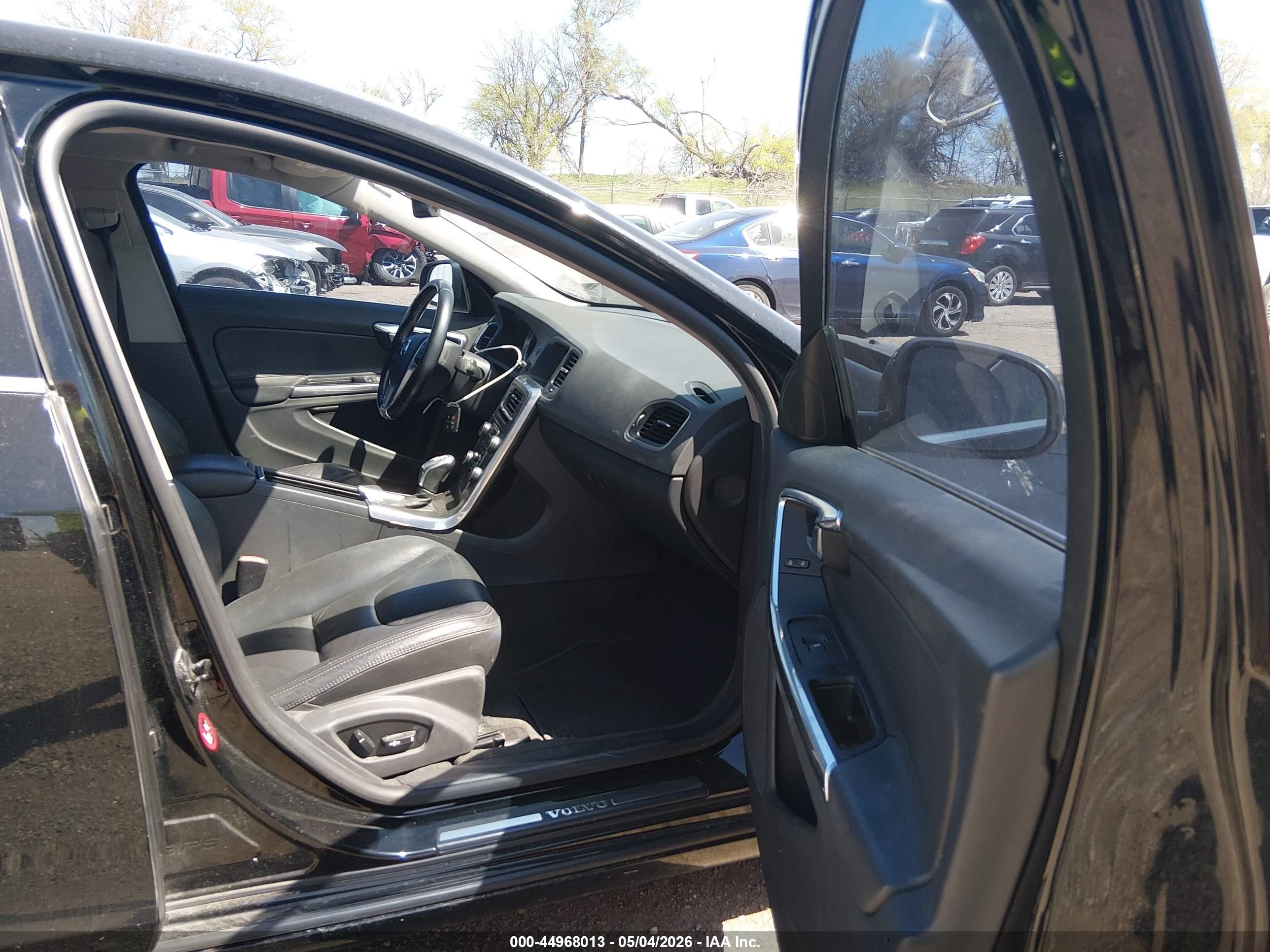 2013 Volvo S60 T5/t5 Platinum/t5 Premier/t5 Premier Plus Black vin: YV1612FHXD2176347