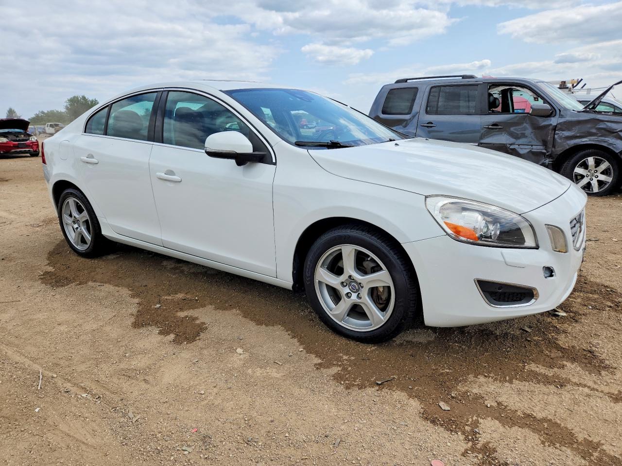 2013 Volvo S60 T5 White vin: YV1612FHXD2183248