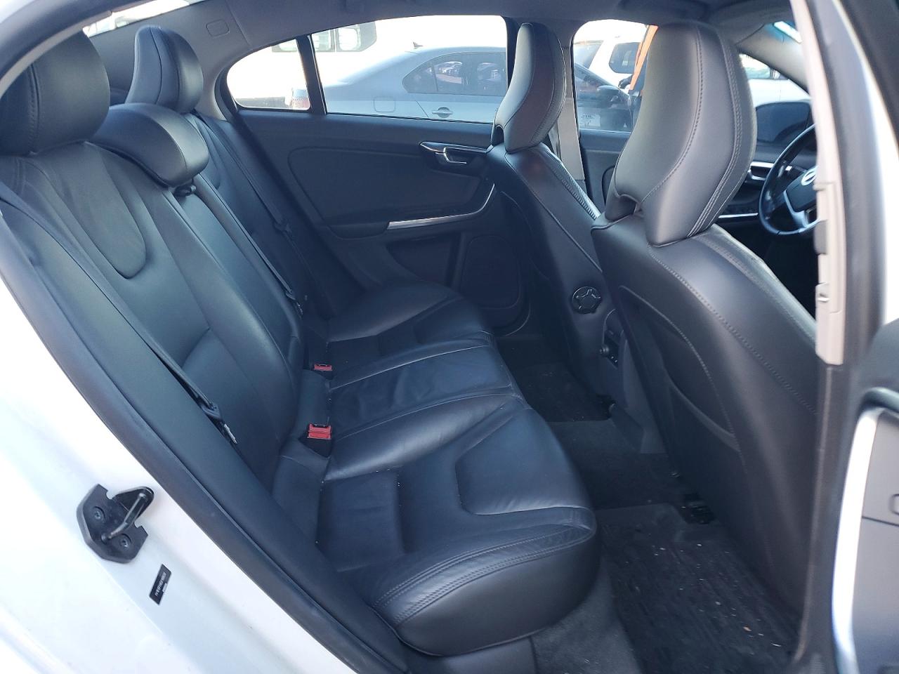 2013 Volvo S60 T5 White vin: YV1612FHXD2188630