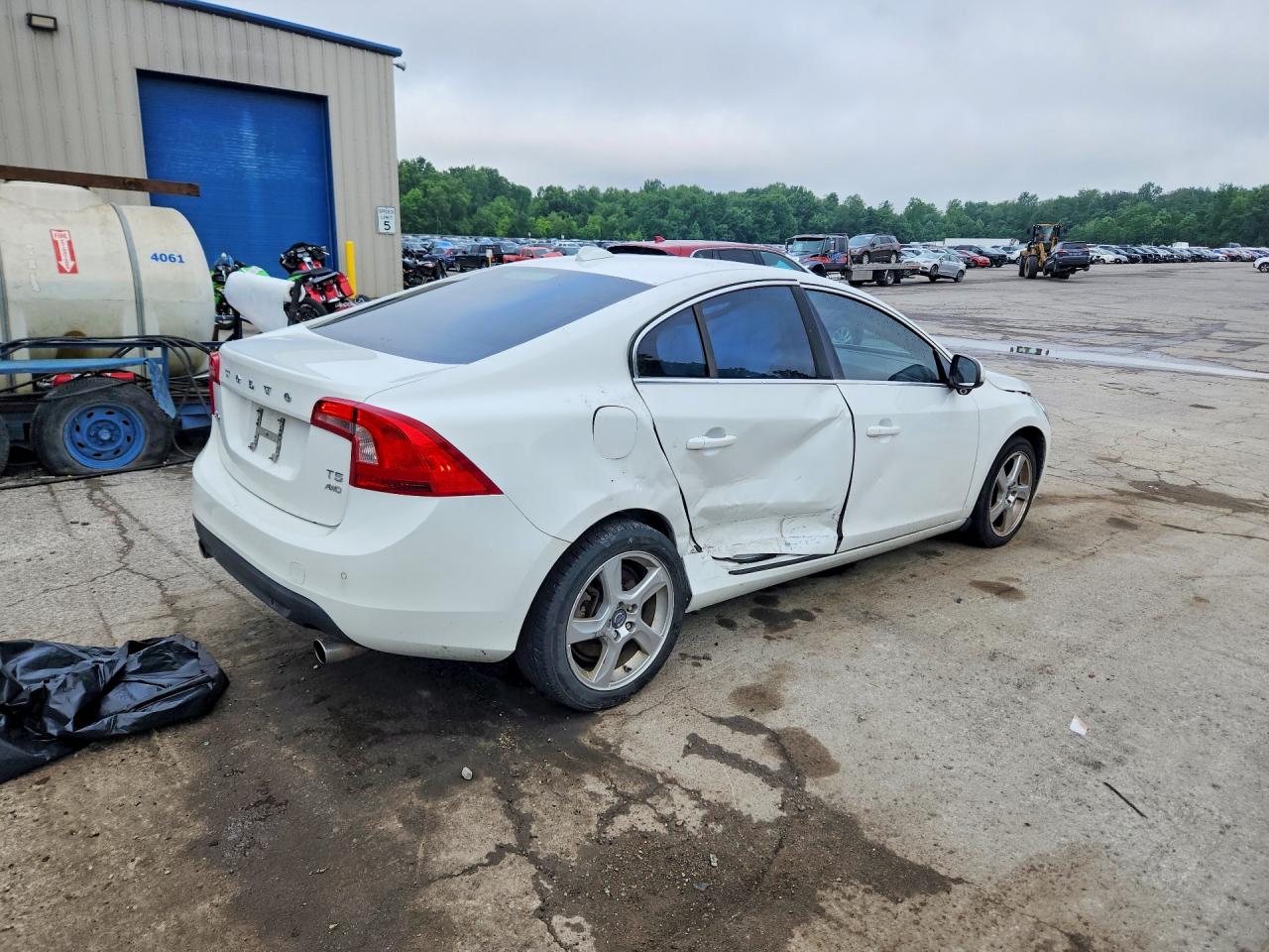 2013 Volvo S60 T5 White vin: YV1612FHXD2189731