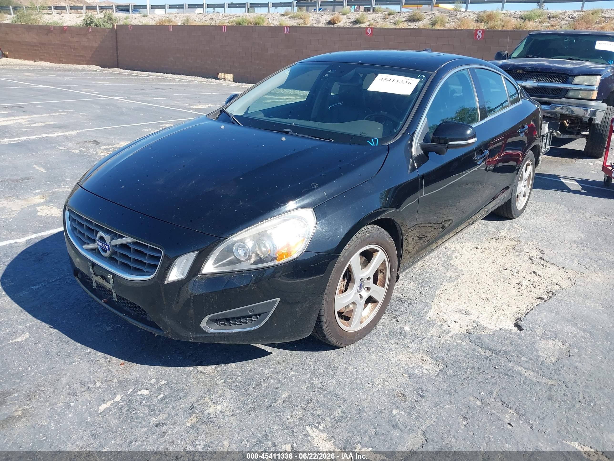 2013 Volvo S60 T5 Platinum Black vin: YV1612FHXD2207144