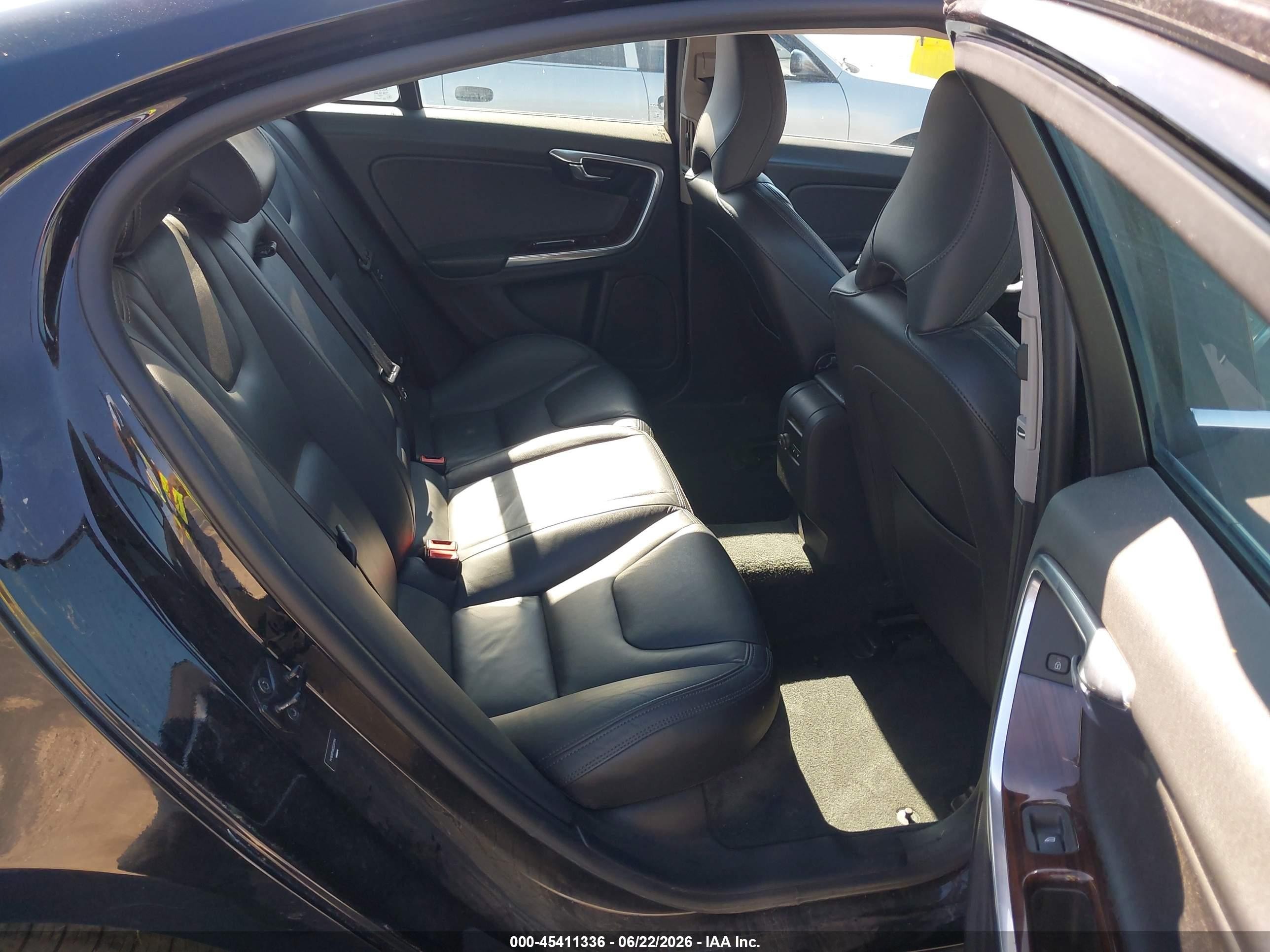 2013 Volvo S60 T5 Platinum Black vin: YV1612FHXD2207144