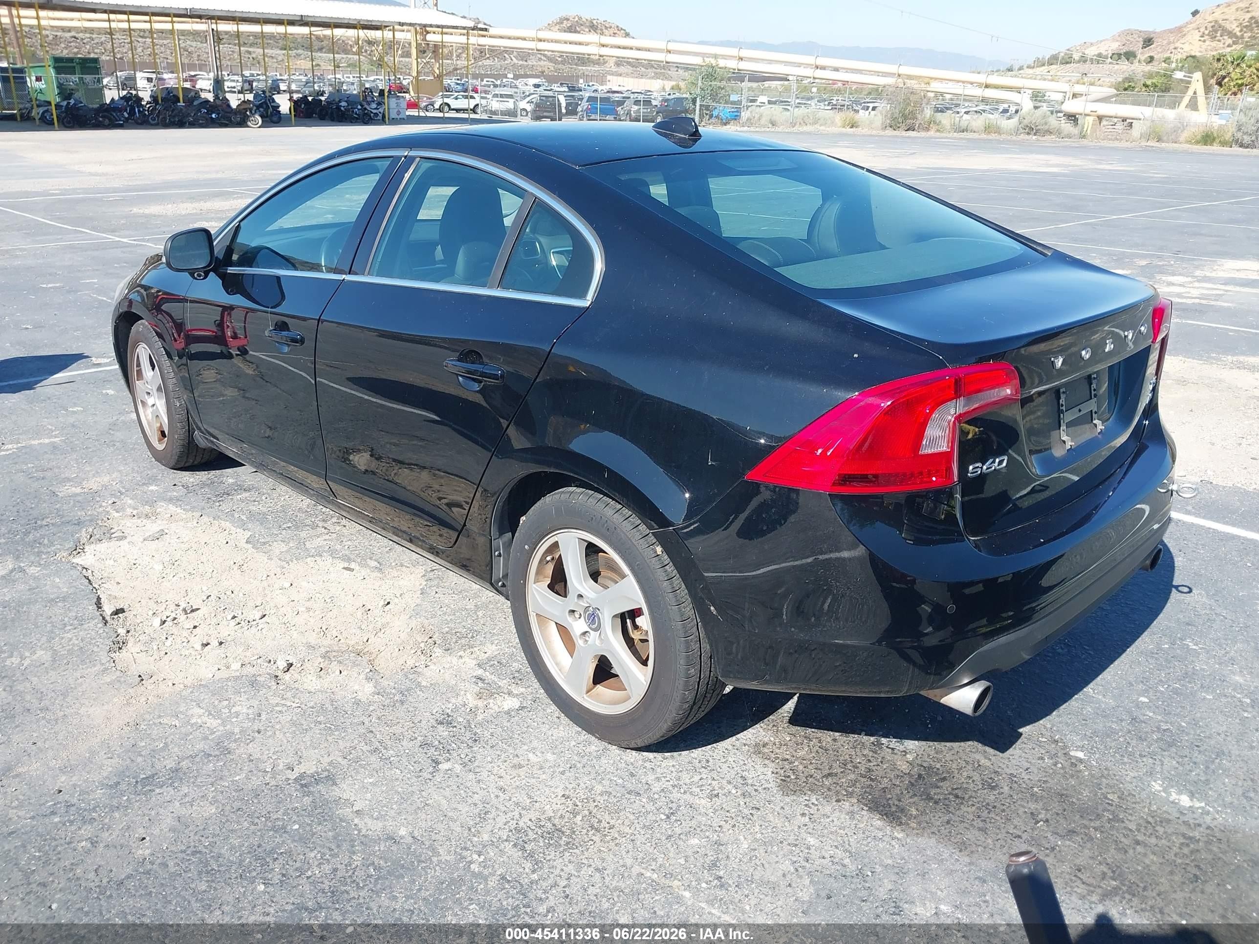 2013 Volvo S60 T5 Platinum Black vin: YV1612FHXD2207144