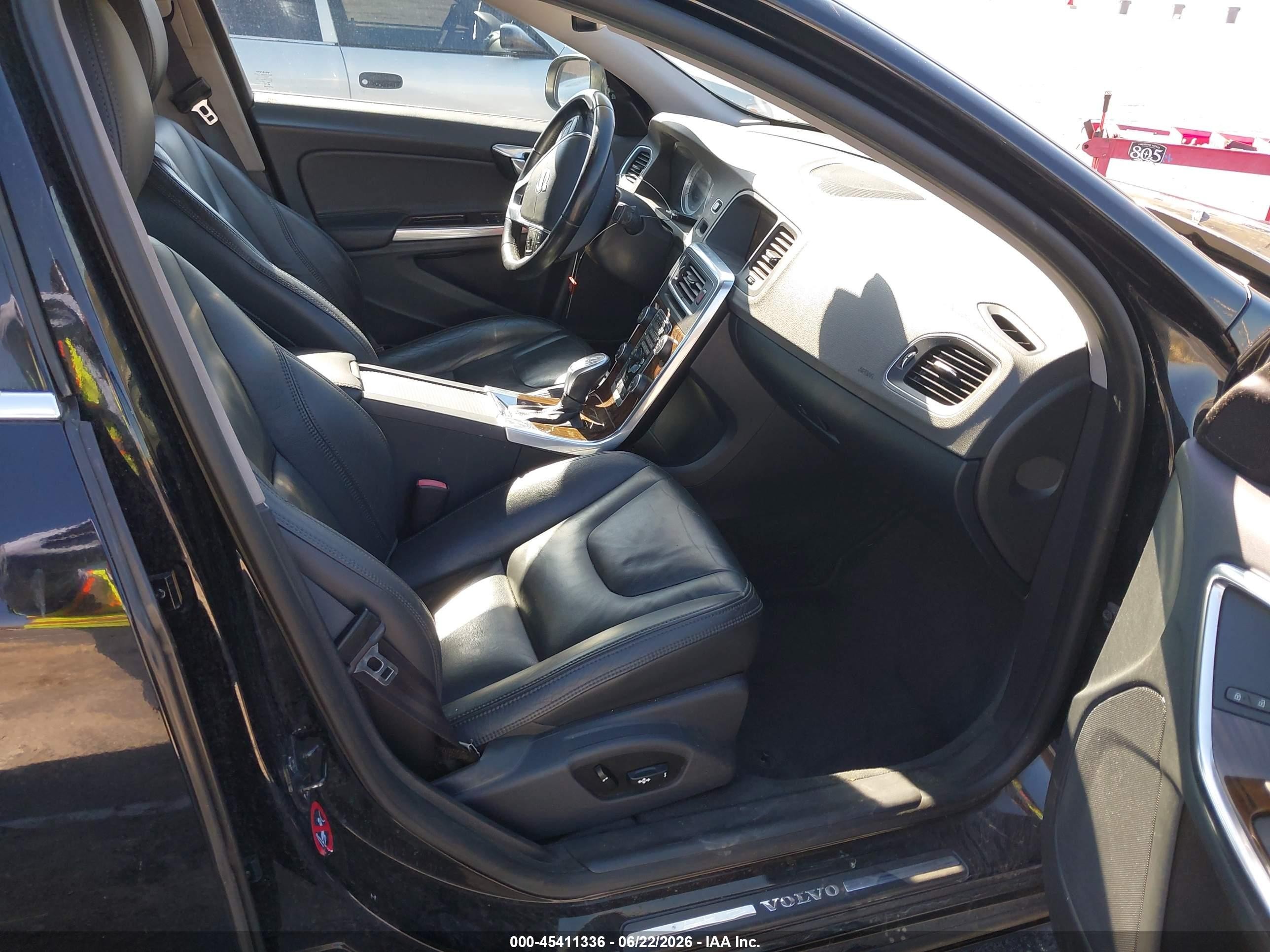 2013 Volvo S60 T5 Platinum Black vin: YV1612FHXD2207144
