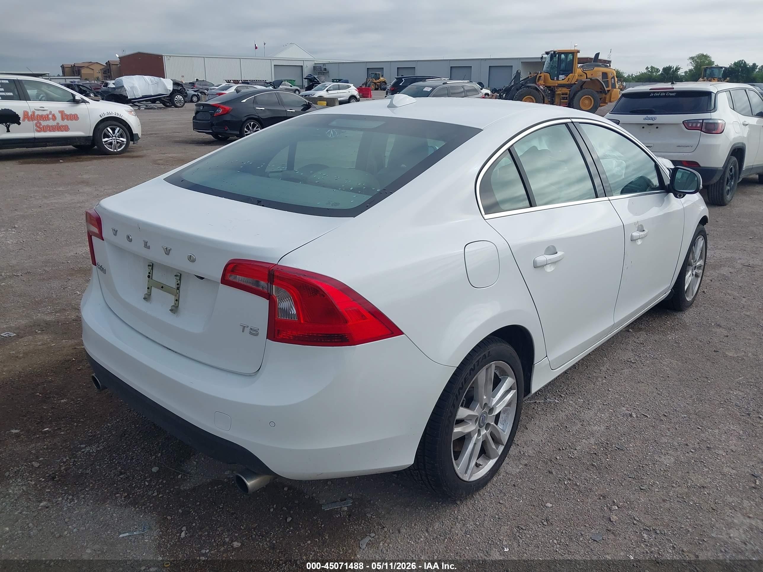2013 Volvo S60 T5 Platinum White vin: YV1612FS0D1234550
