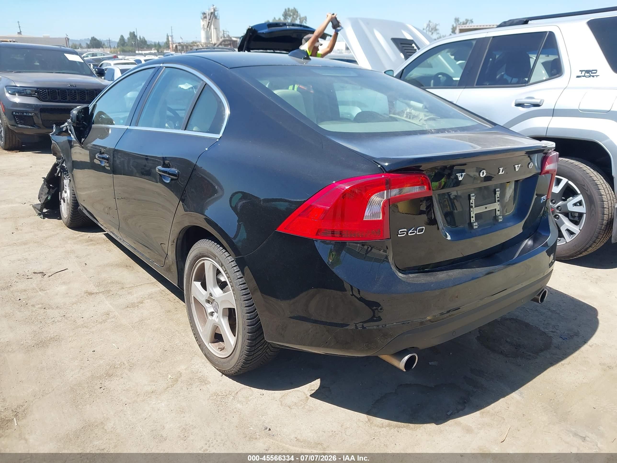 2013 Volvo S60   Black vin: YV1612FS0D2195145