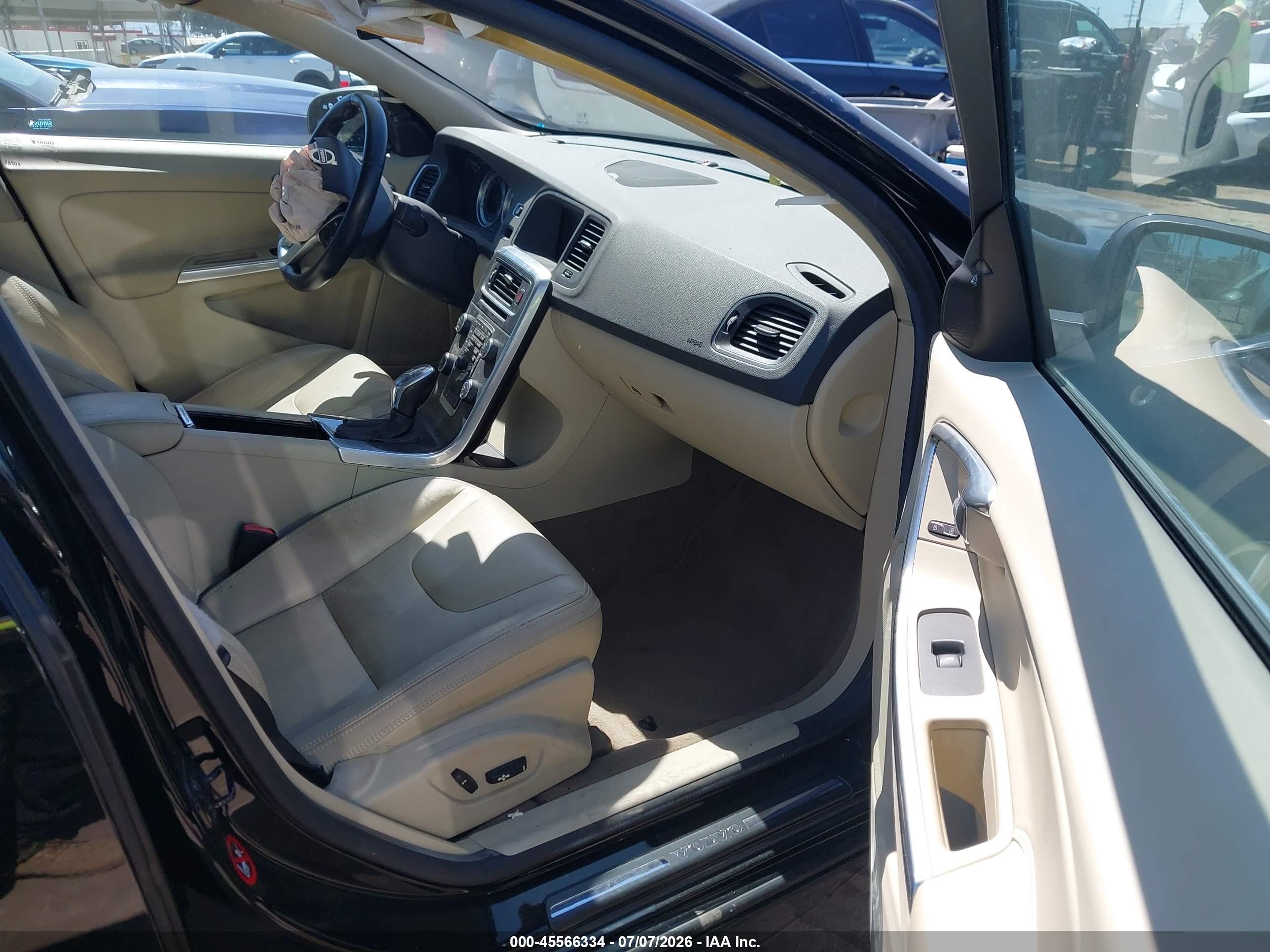 2013 Volvo S60   Black vin: YV1612FS0D2195145