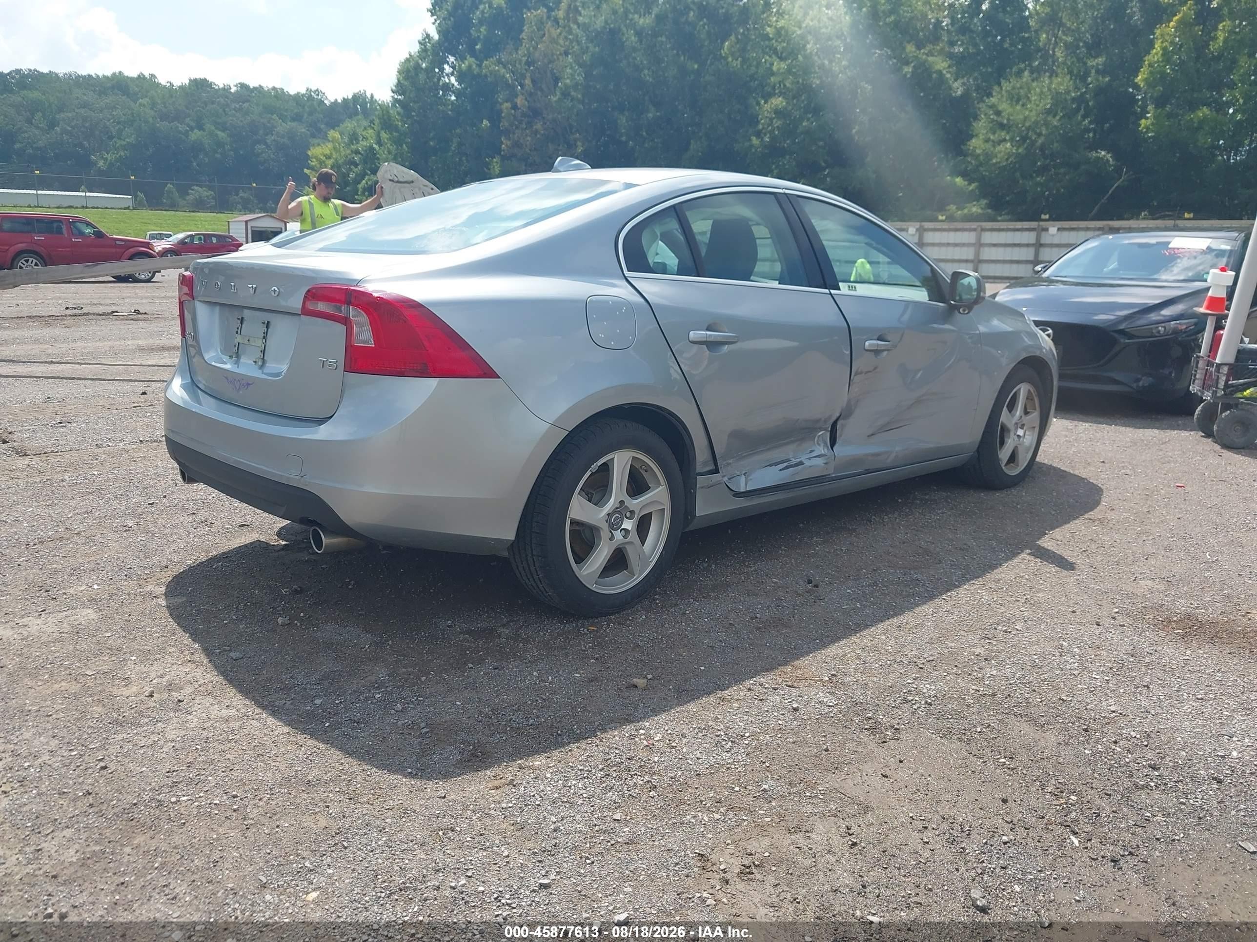 2013 Volvo S60 T5/t5 Platinum/t5 Premier/t5 Premier Plus Silver vin: YV1612FS0D2198188
