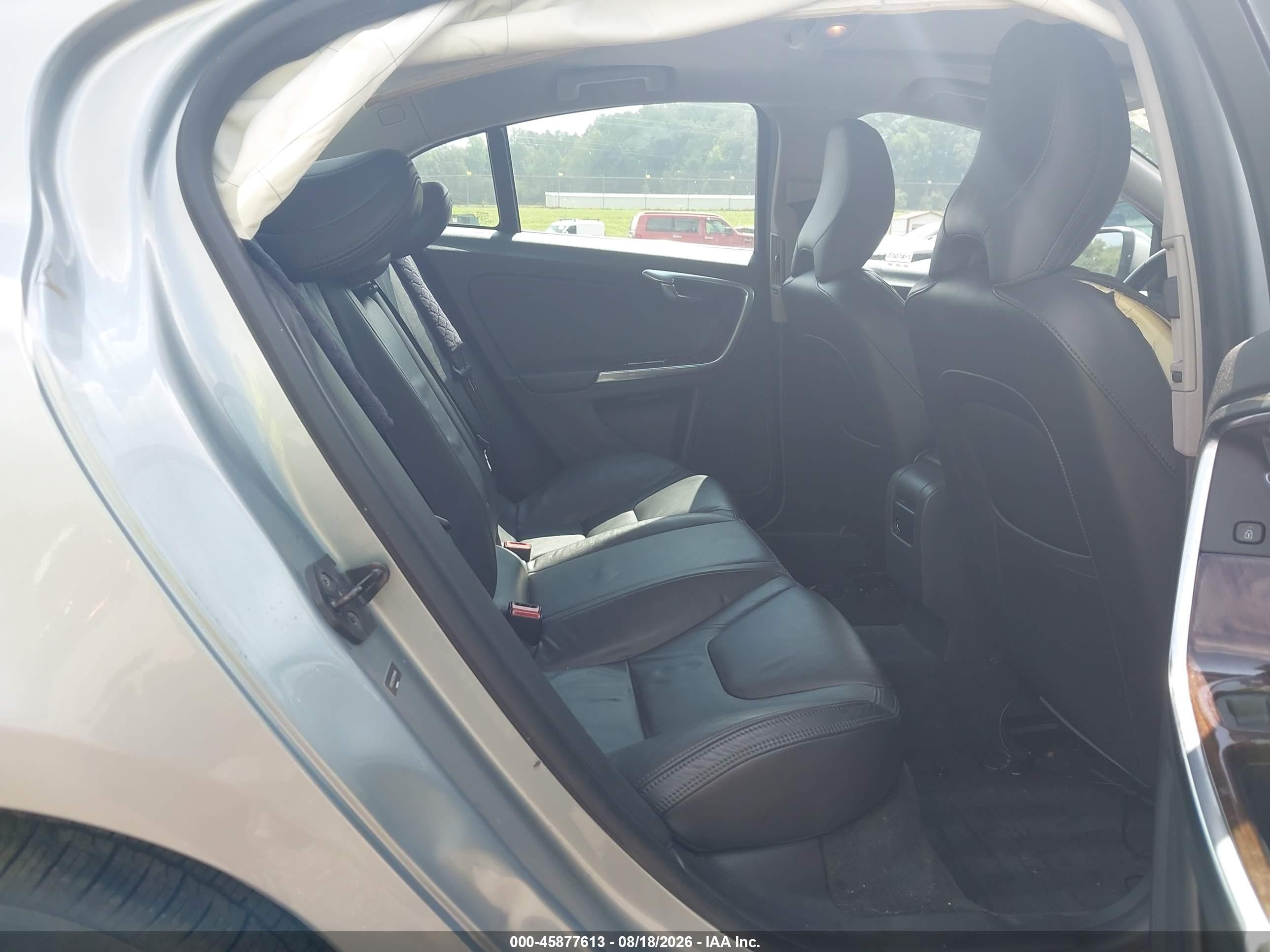 2013 Volvo S60 T5/t5 Platinum/t5 Premier/t5 Premier Plus Silver vin: YV1612FS0D2198188