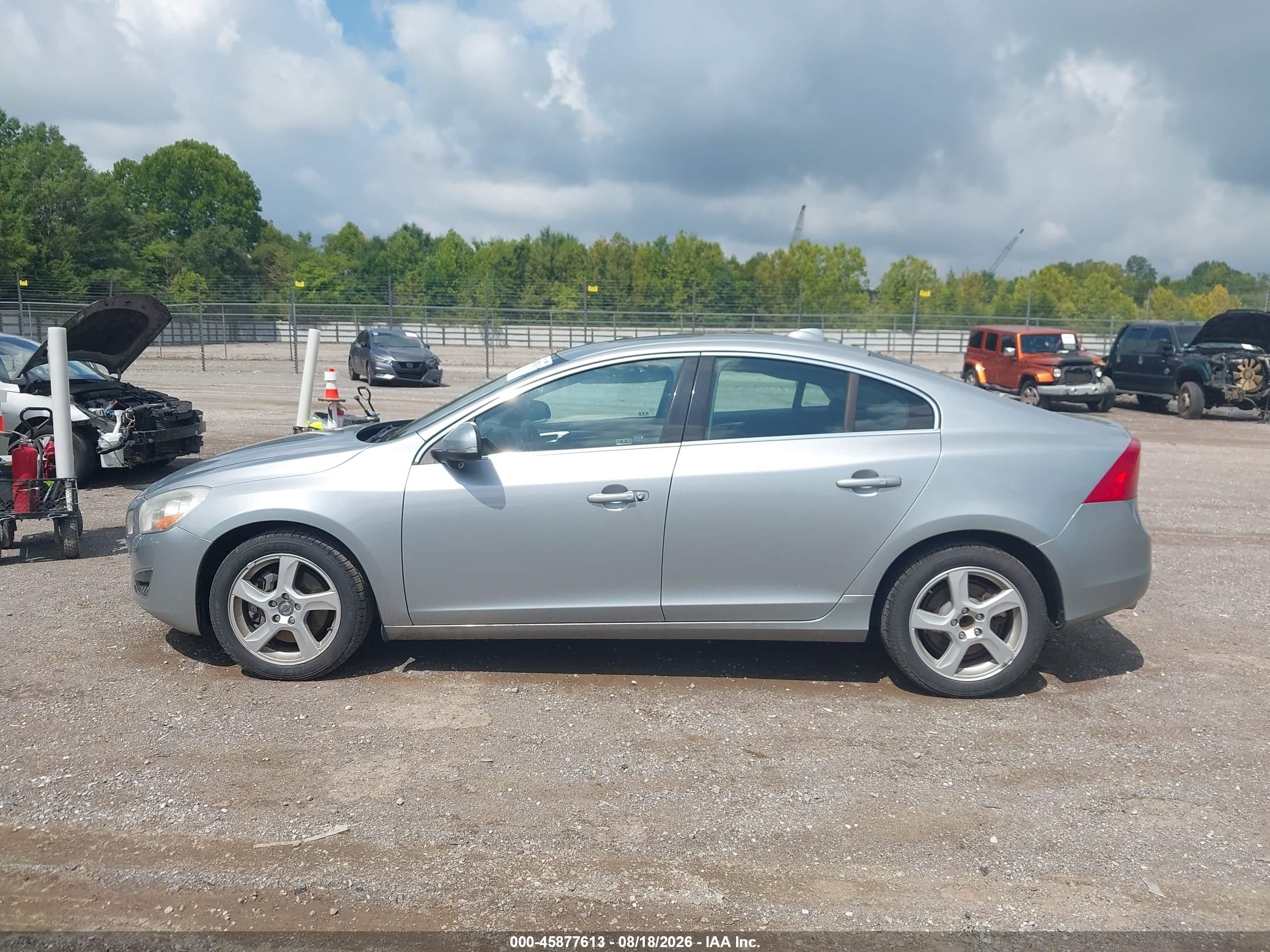 2013 Volvo S60 T5/t5 Platinum/t5 Premier/t5 Premier Plus Silver vin: YV1612FS0D2198188