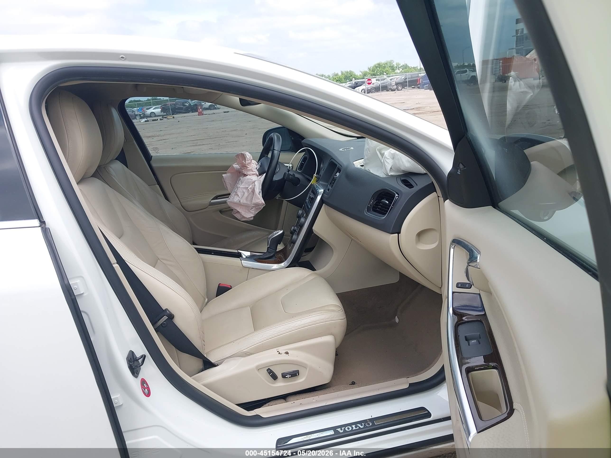 2013 Volvo S60 T5 White vin: YV1612FS0D2218911
