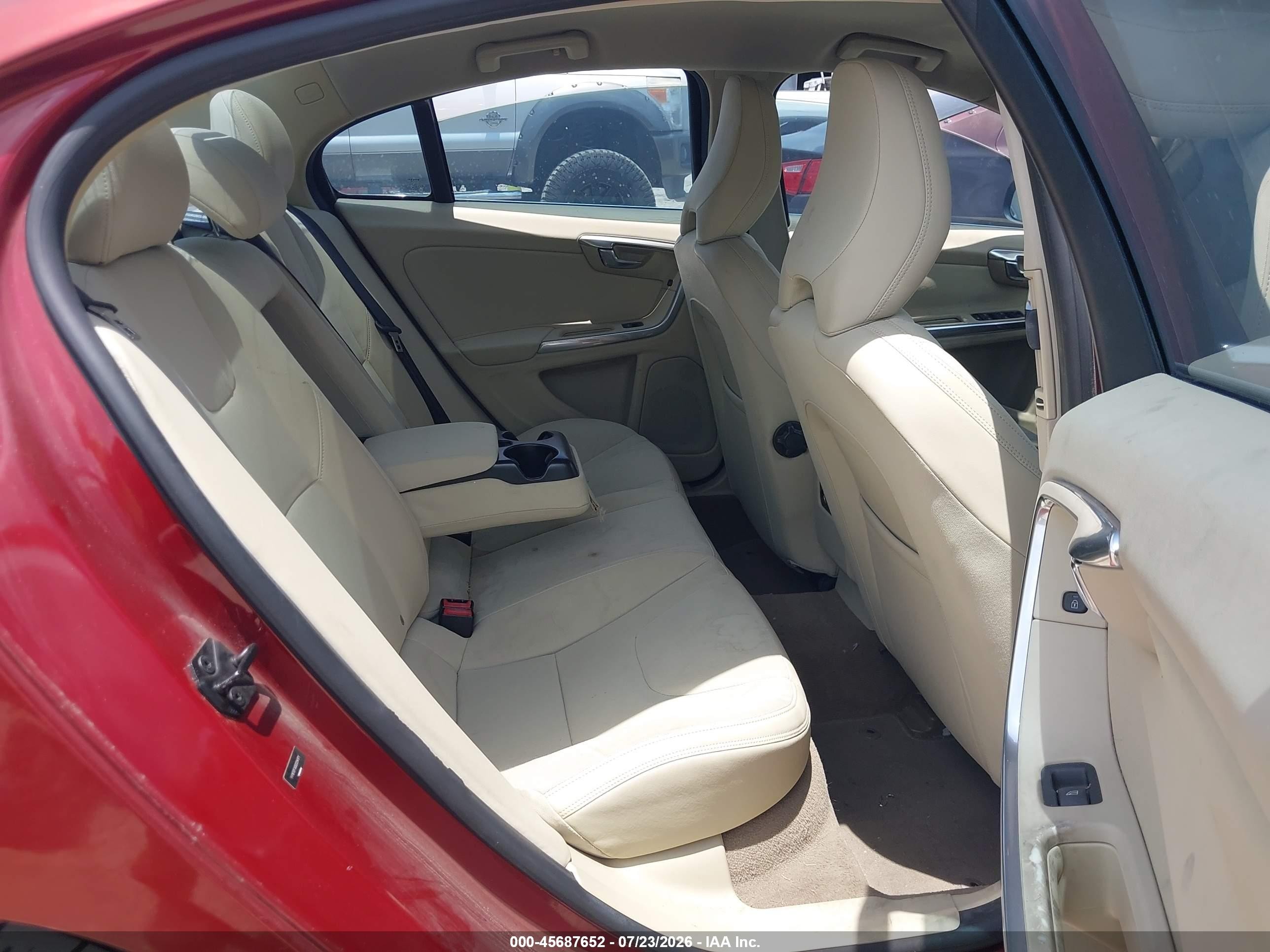 2013 Volvo S60 T5 Red vin: YV1612FS0D2234171