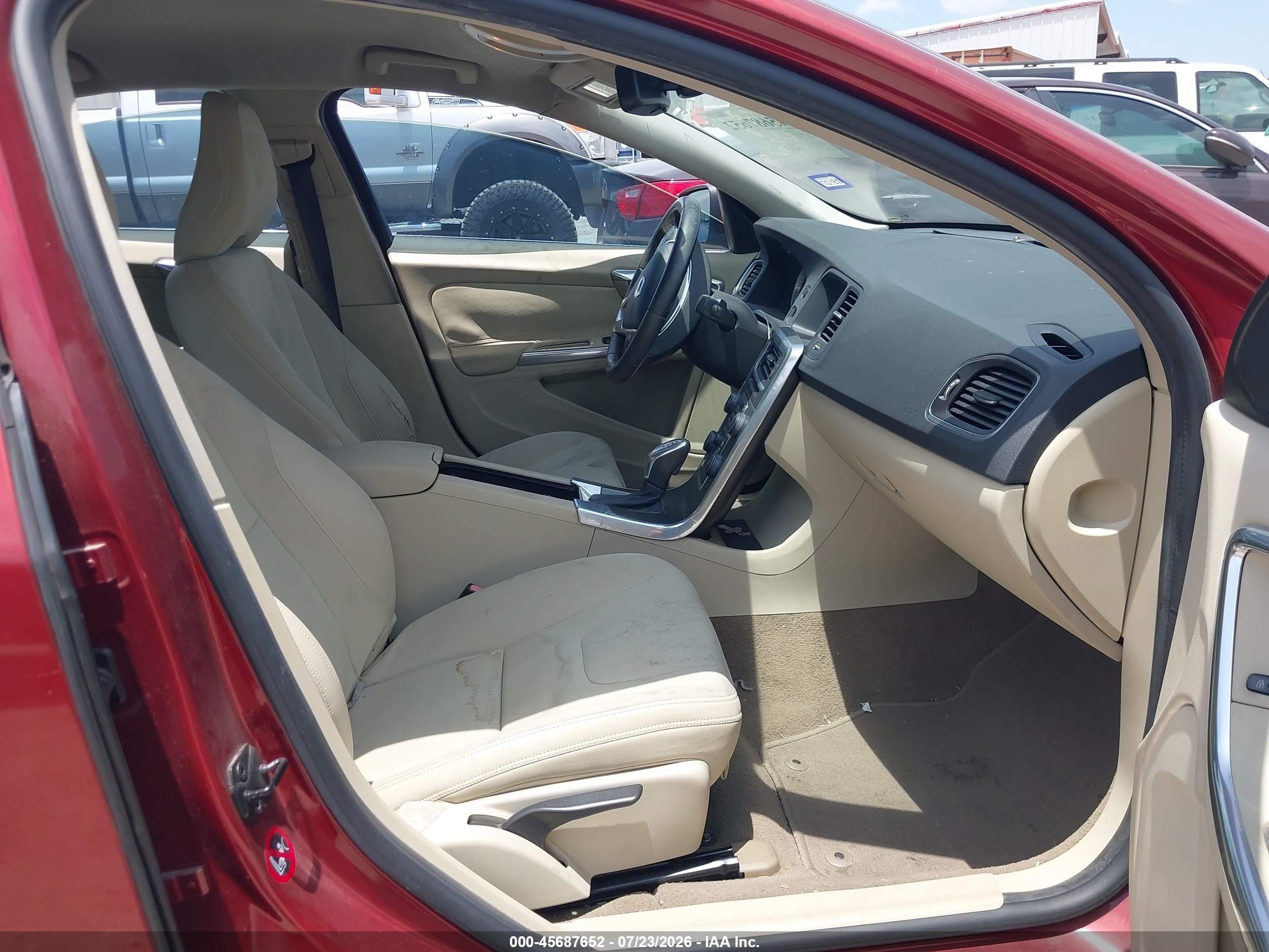 2013 Volvo S60 T5 Red vin: YV1612FS0D2234171