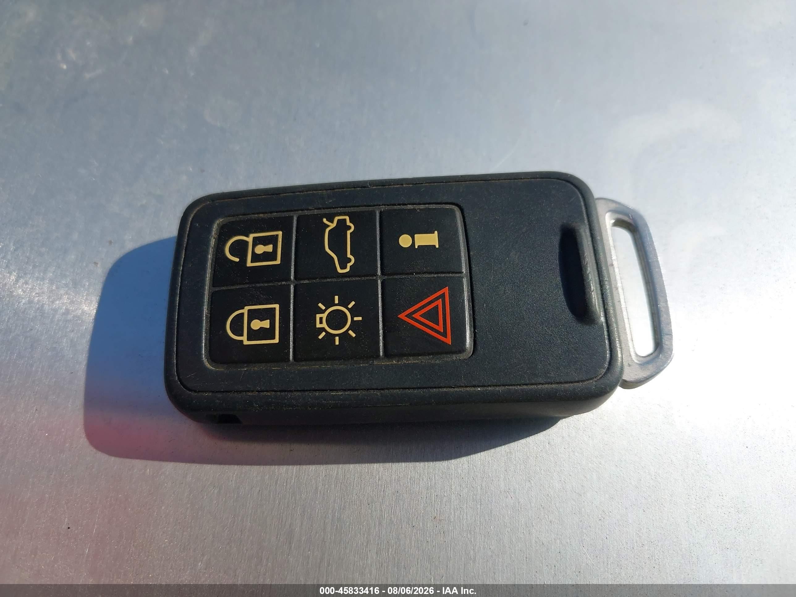 2014 Volvo S60 T5 Белый vin: YV1612FS0E2277443