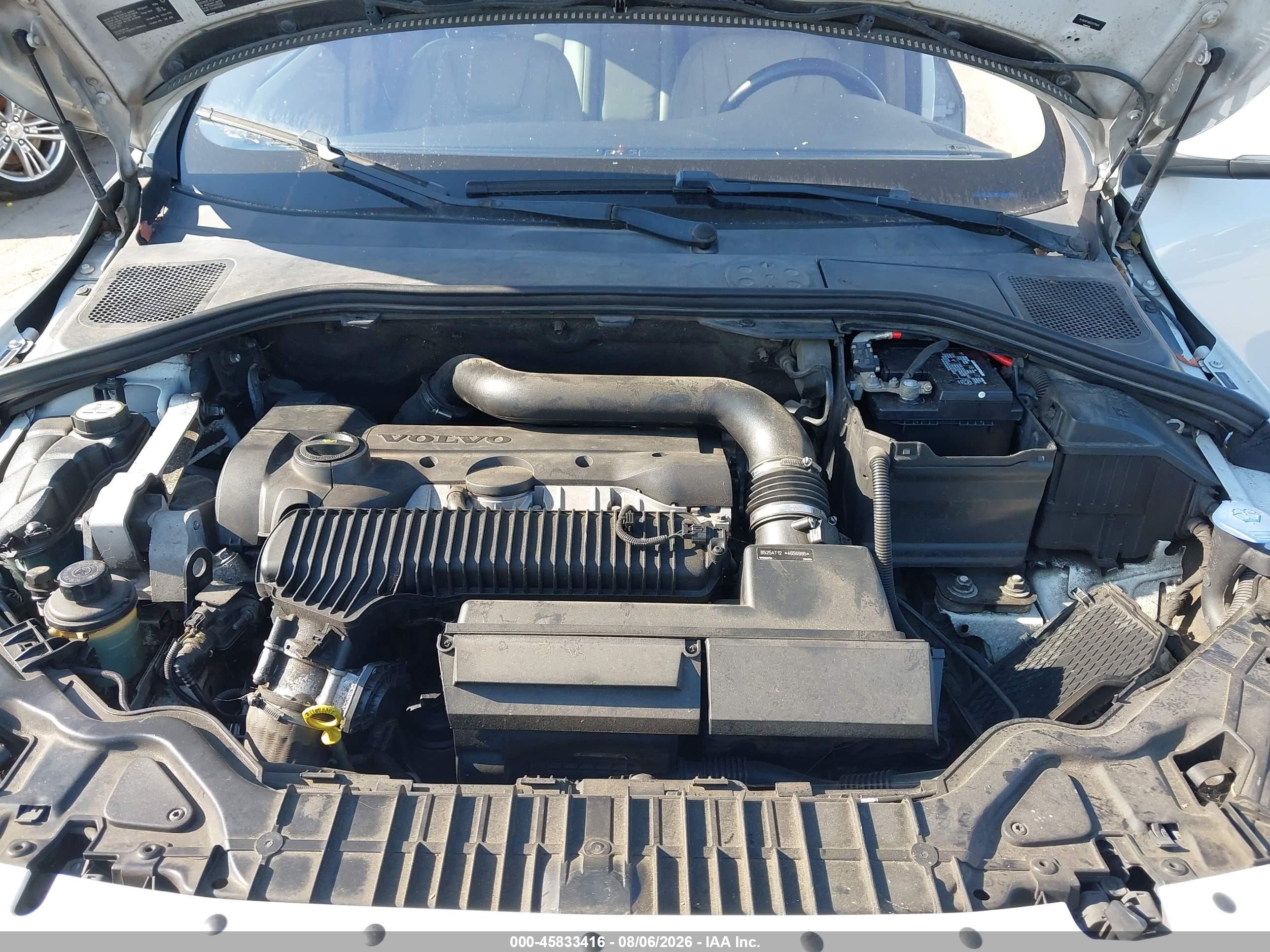 2014 Volvo S60 T5 Белый vin: YV1612FS0E2277443