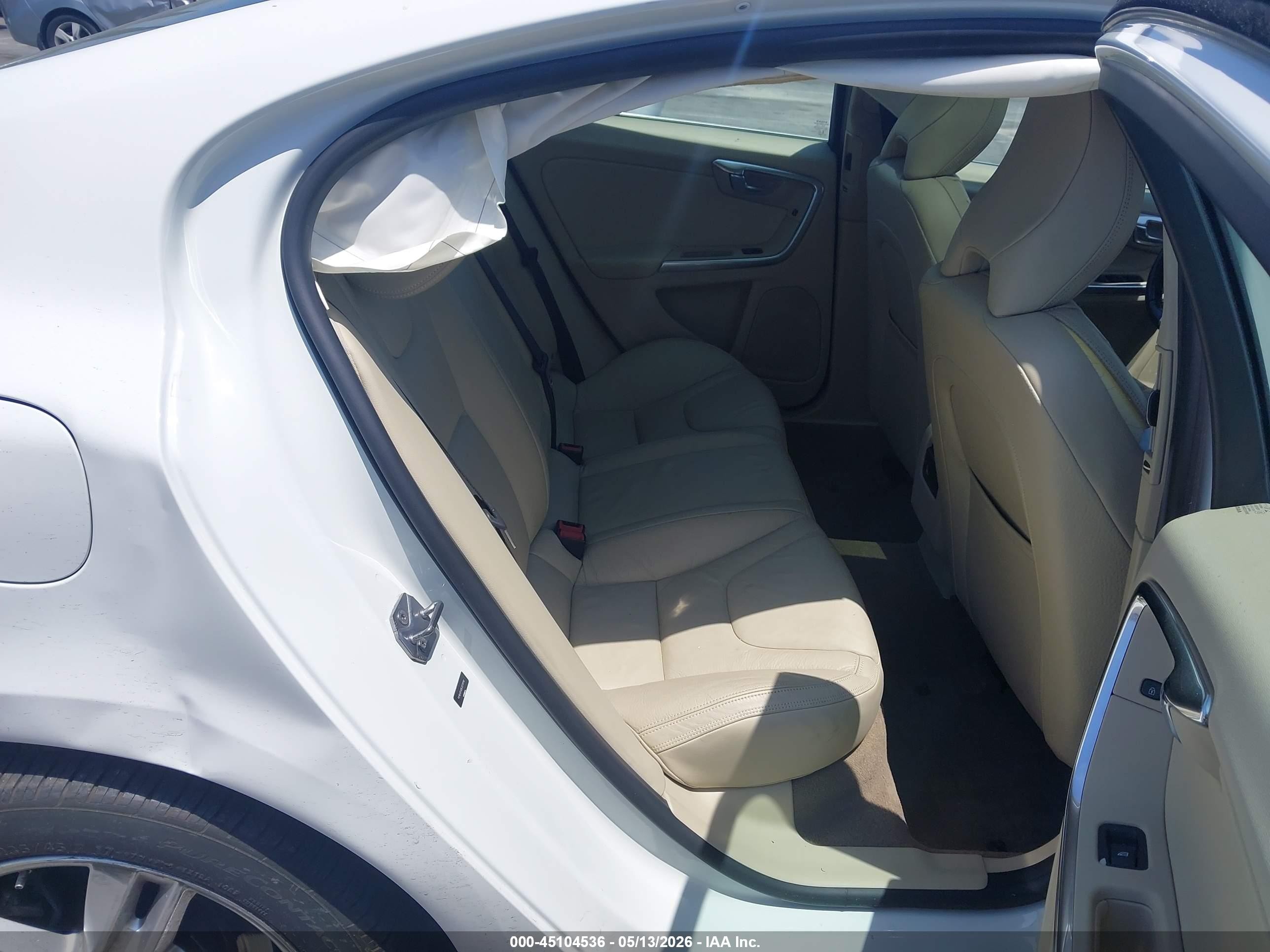 2014 Volvo S60 T5 White vin: YV1612FS0E2278110
